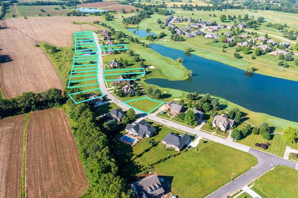 451 HOUSTON OAKS DR, PARIS, KY 40361 - Image 66453dfd3a2c873dae2aa77370e0716a/1553926632