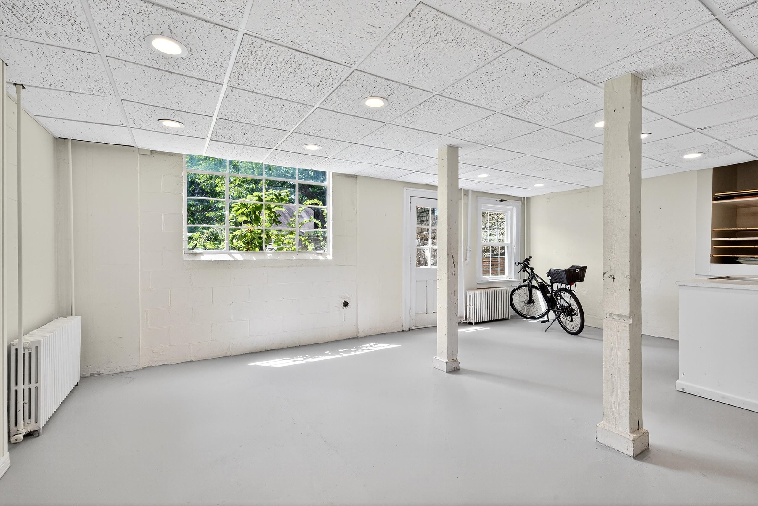 Berea, Kentucky 40403, United States, 4 Bedrooms Bedrooms, ,4 BathroomsBathrooms,Residential,Active,195762