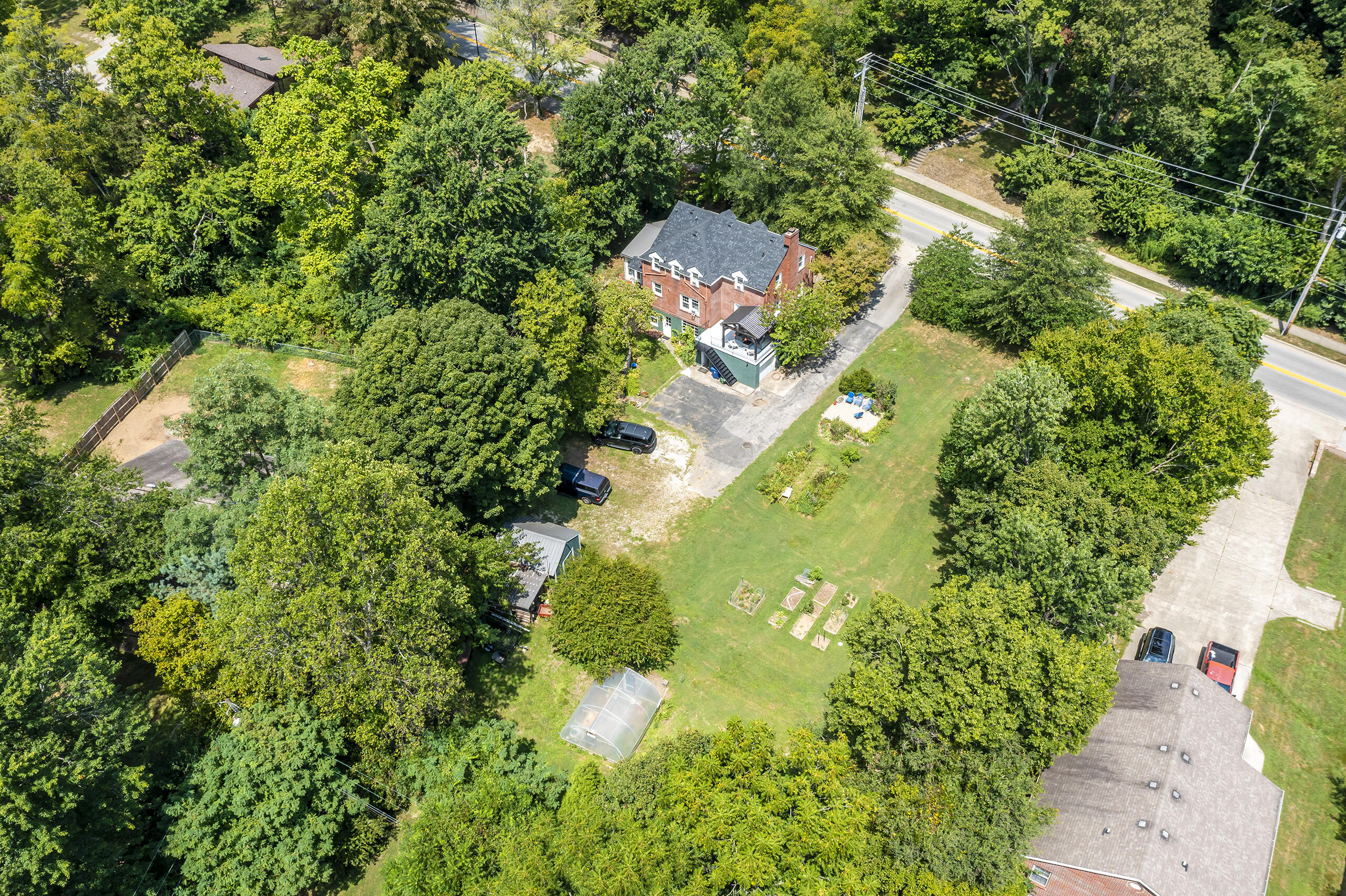 Berea, Kentucky 40403, United States, 4 Bedrooms Bedrooms, ,4 BathroomsBathrooms,Residential,Active,195762