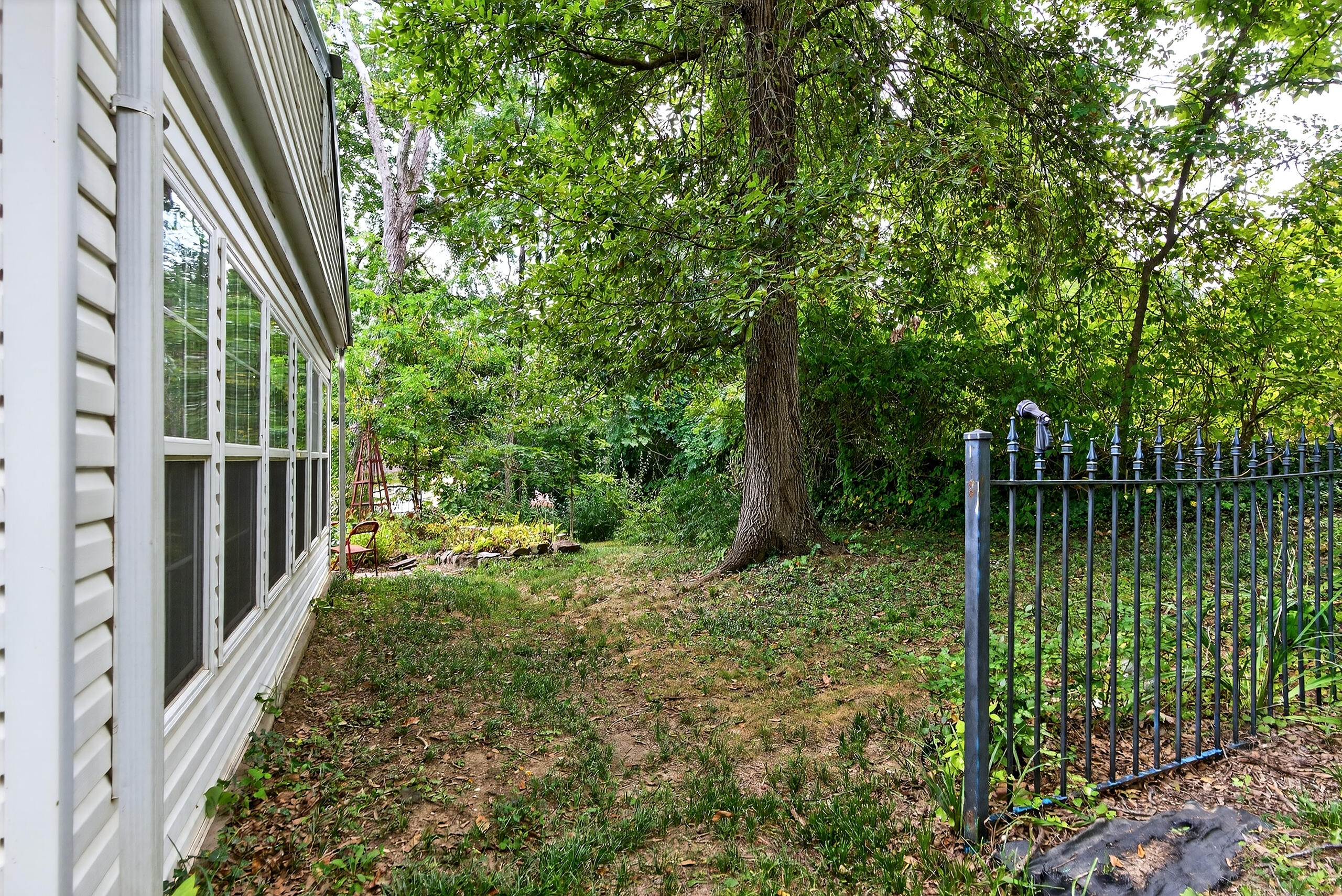 Berea, Kentucky 40403, United States, 4 Bedrooms Bedrooms, ,4 BathroomsBathrooms,Residential,Active,195762