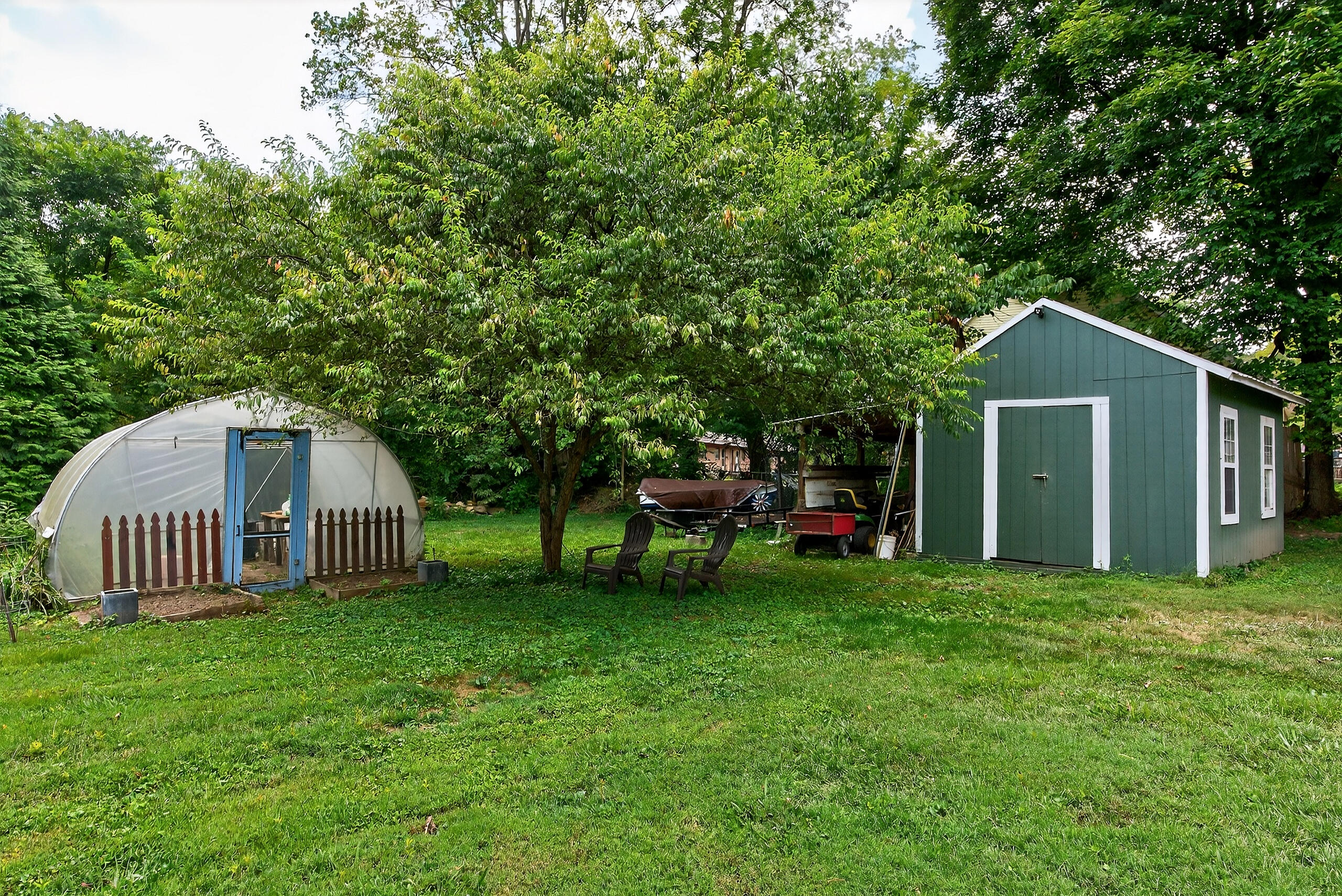 Berea, Kentucky 40403, United States, 4 Bedrooms Bedrooms, ,4 BathroomsBathrooms,Residential,Active,195762