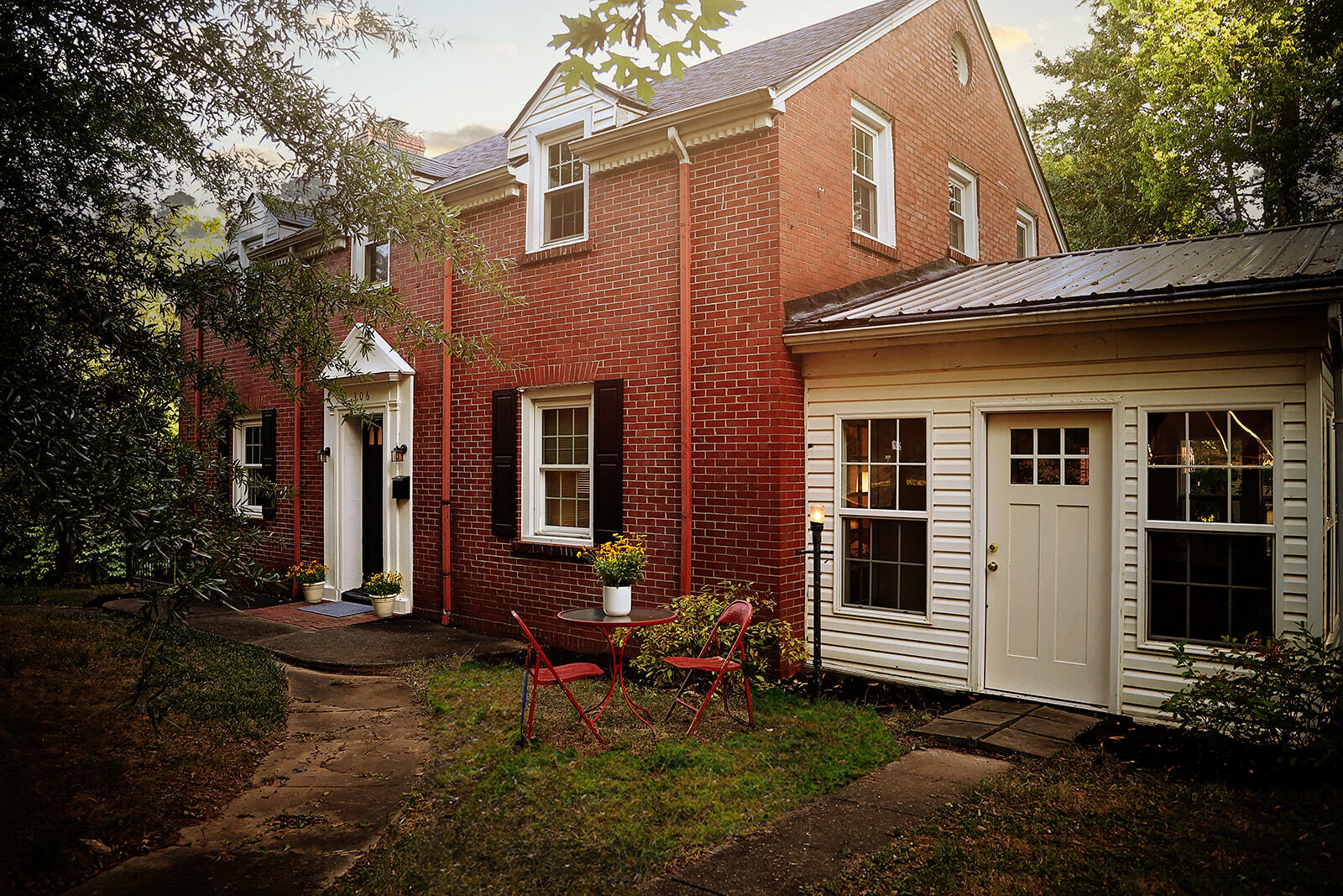 Berea, Kentucky 40403, United States, 4 Bedrooms Bedrooms, ,4 BathroomsBathrooms,Residential,Active,195762