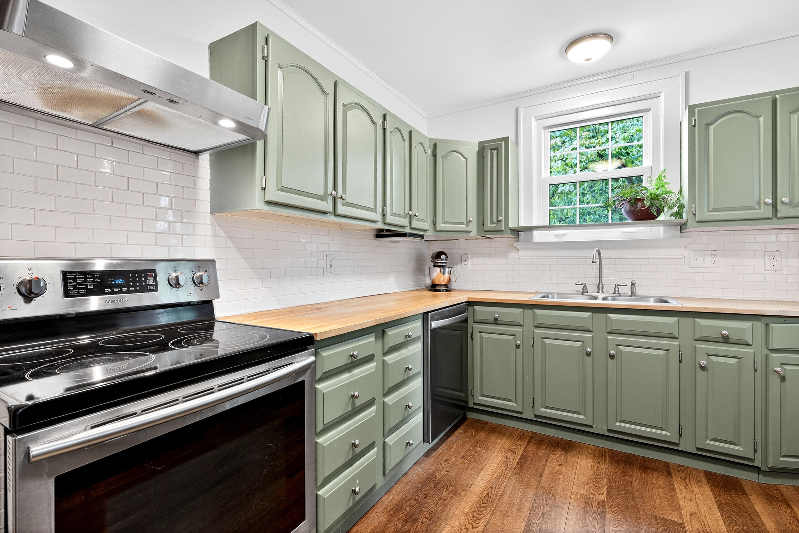 Berea, Kentucky 40403, United States, 4 Bedrooms Bedrooms, ,4 BathroomsBathrooms,Residential,Active,195762