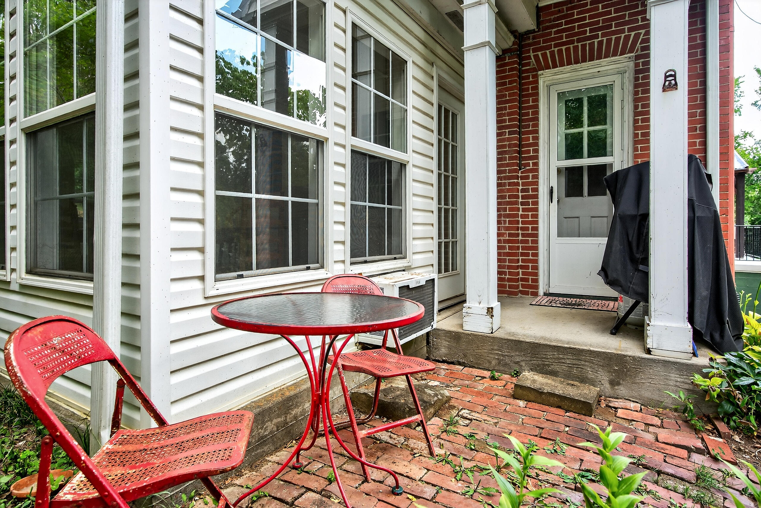 Berea, Kentucky 40403, United States, 4 Bedrooms Bedrooms, ,4 BathroomsBathrooms,Residential,Active,195762