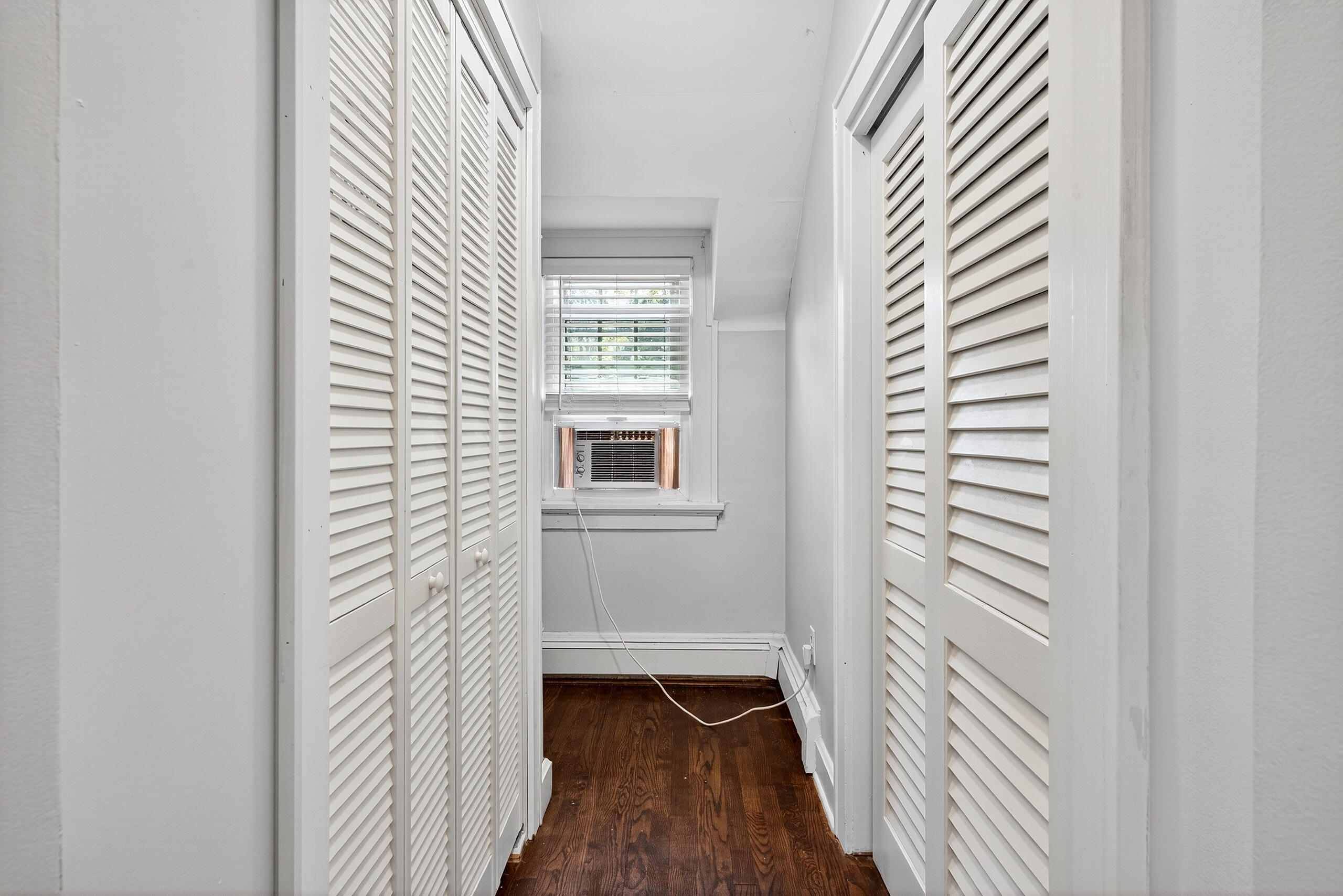 Berea, Kentucky 40403, United States, 4 Bedrooms Bedrooms, ,4 BathroomsBathrooms,Residential,Active,195762