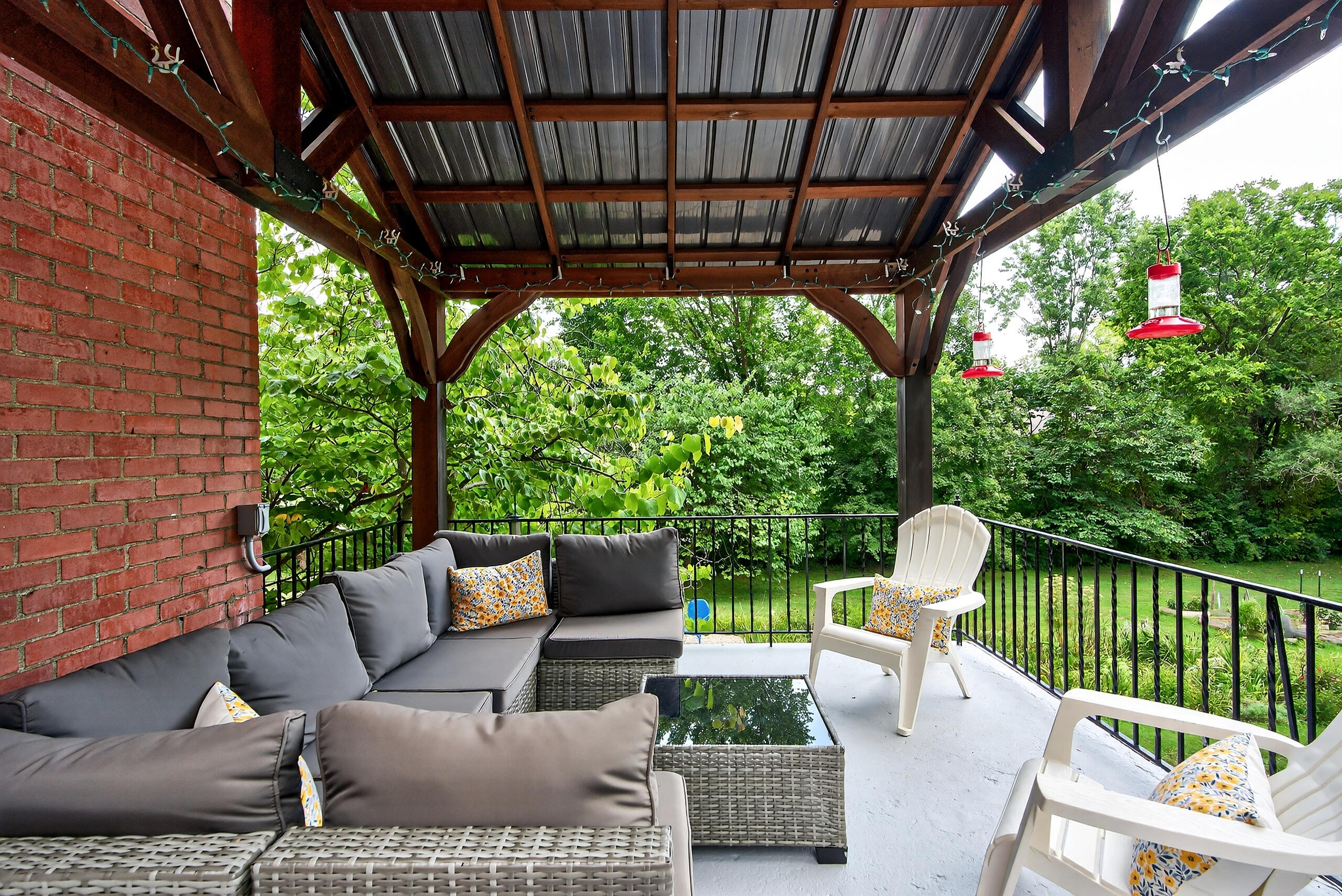 Berea, Kentucky 40403, United States, 4 Bedrooms Bedrooms, ,4 BathroomsBathrooms,Residential,Active,195762