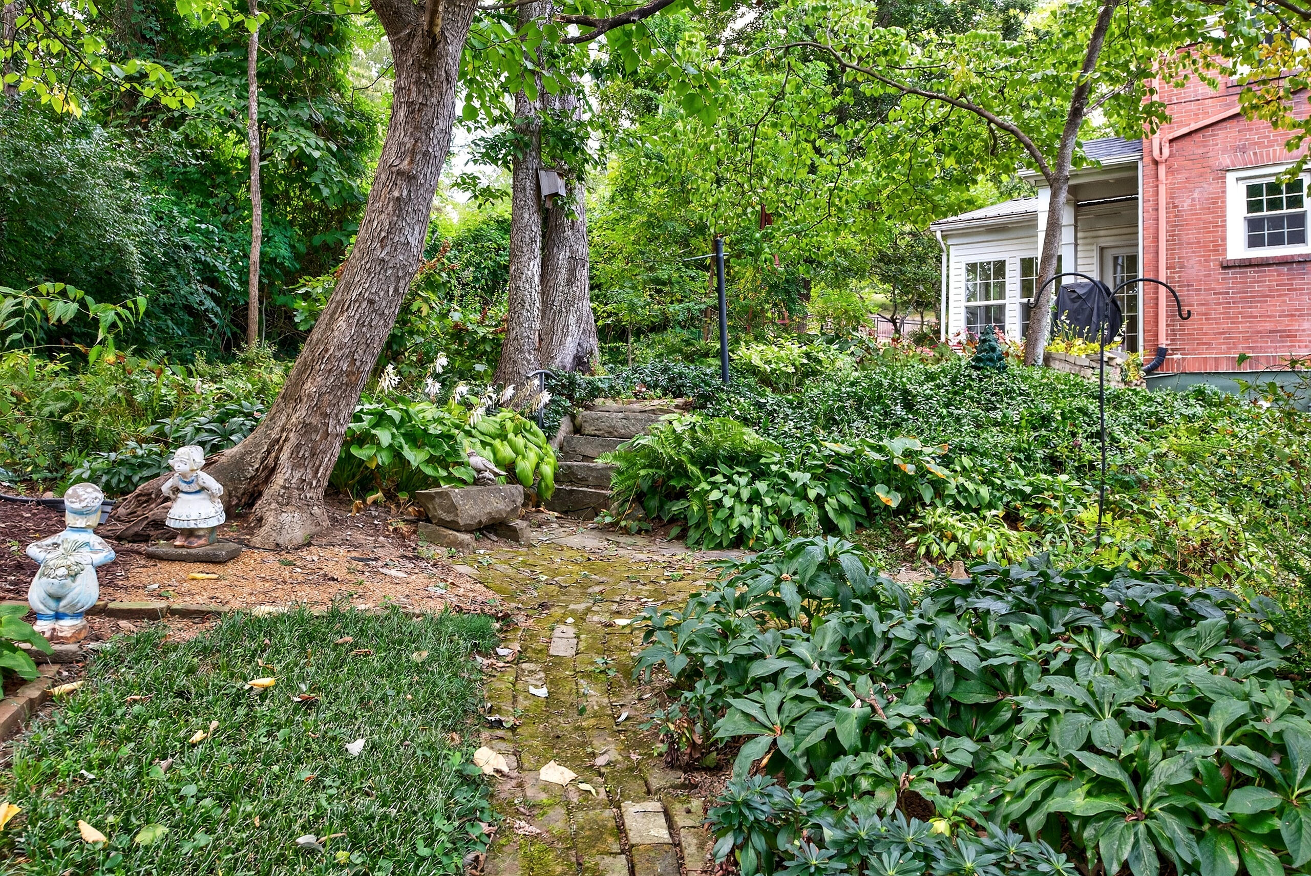 Berea, Kentucky 40403, United States, 4 Bedrooms Bedrooms, ,4 BathroomsBathrooms,Residential,Active,195762