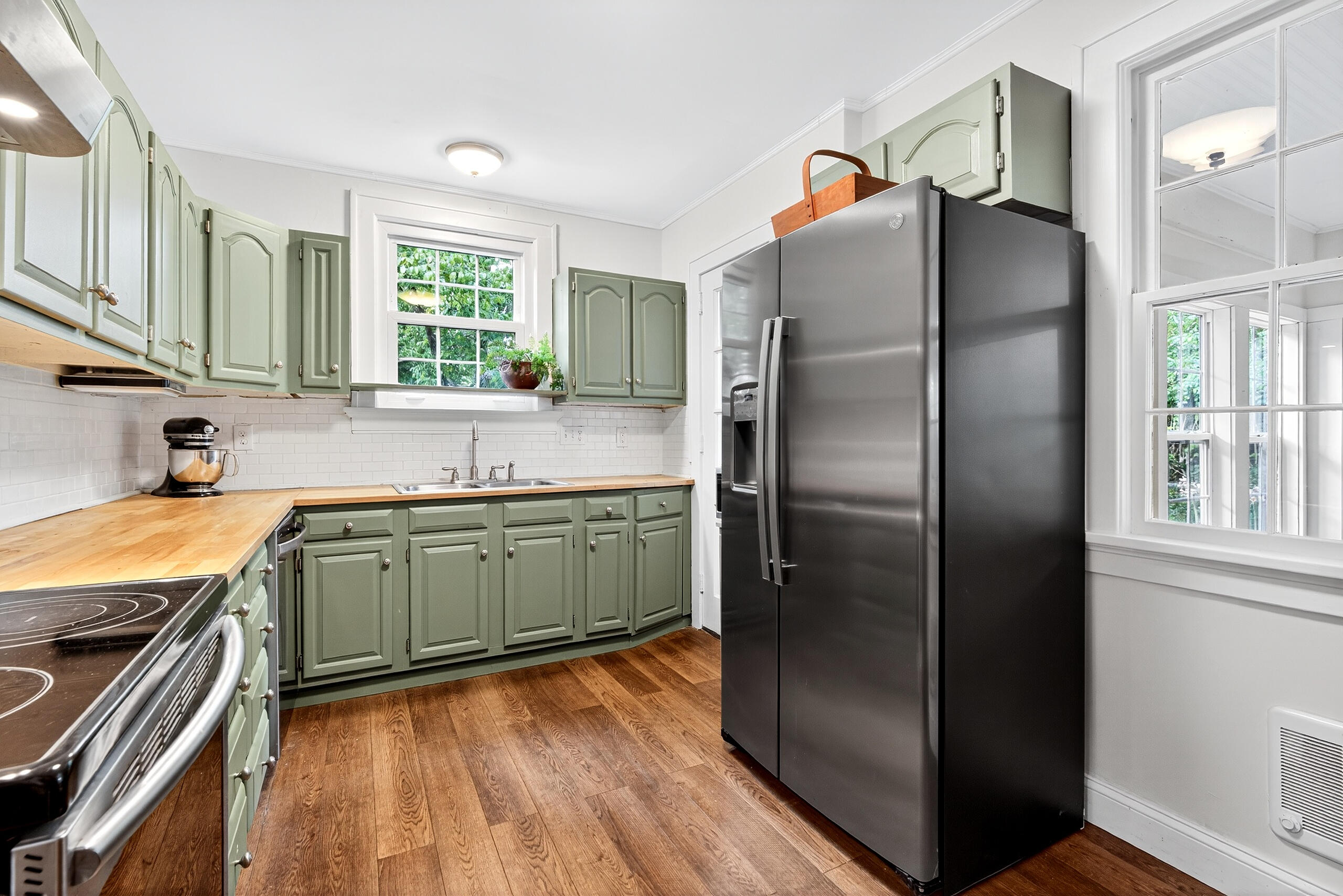 Berea, Kentucky 40403, United States, 4 Bedrooms Bedrooms, ,4 BathroomsBathrooms,Residential,Active,195762