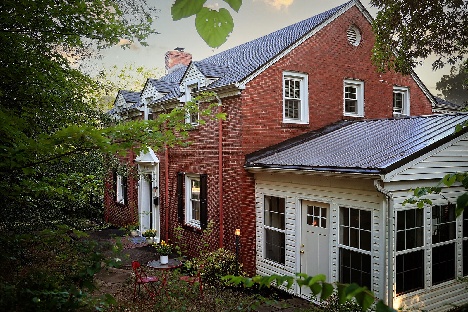 Berea, Kentucky 40403, United States, 4 Bedrooms Bedrooms, ,4 BathroomsBathrooms,Residential,Active,195762