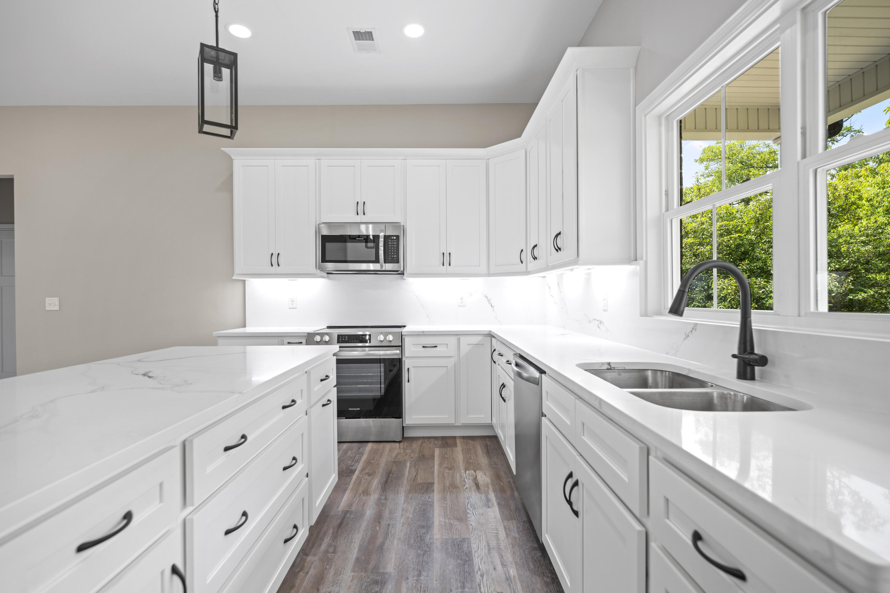 Richmond, Kentucky 40475, United States, 3 Bedrooms Bedrooms, ,2 BathroomsBathrooms,Residential,Active,163675