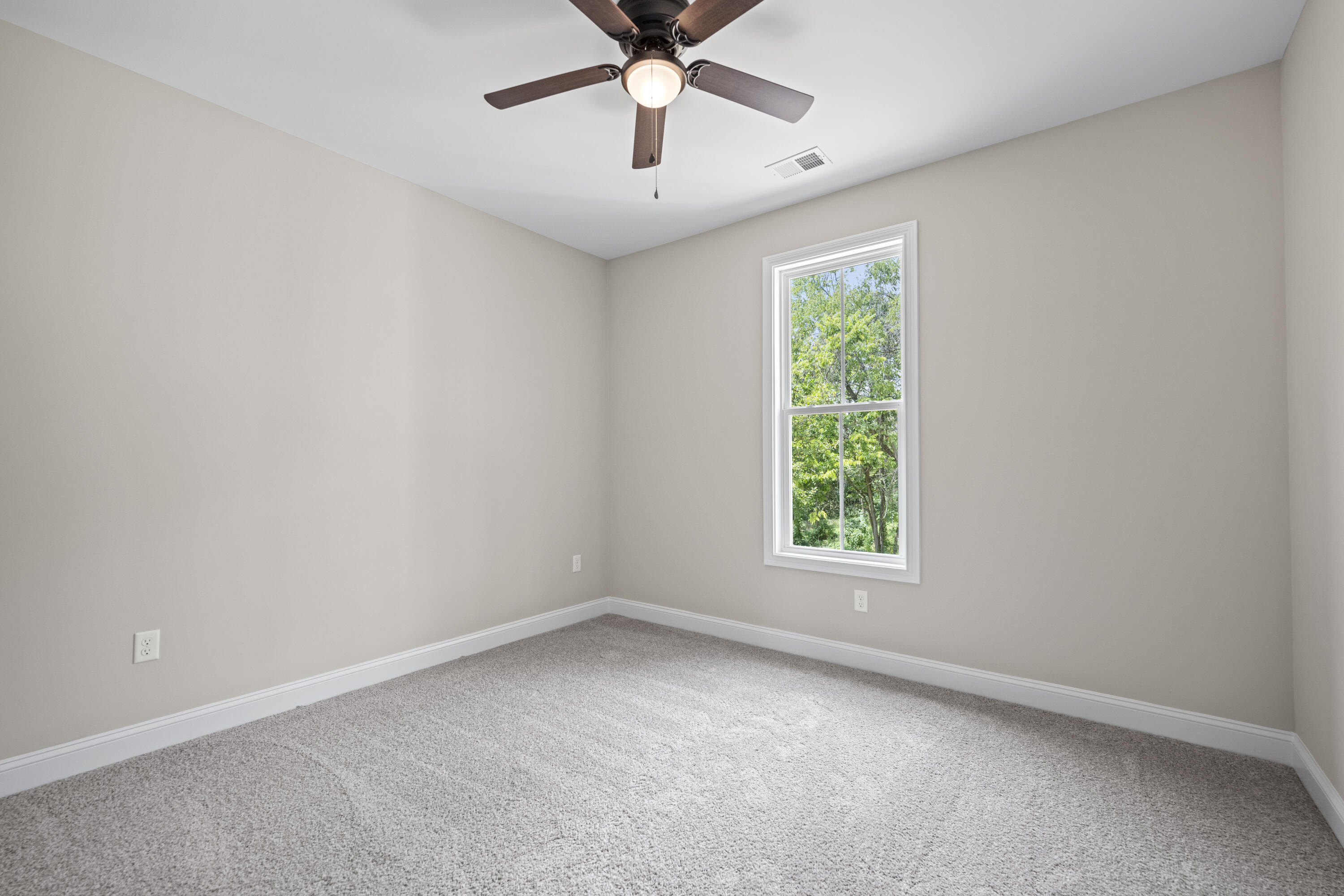 Richmond, Kentucky 40475, United States, 3 Bedrooms Bedrooms, ,2 BathroomsBathrooms,Residential,Active,163675