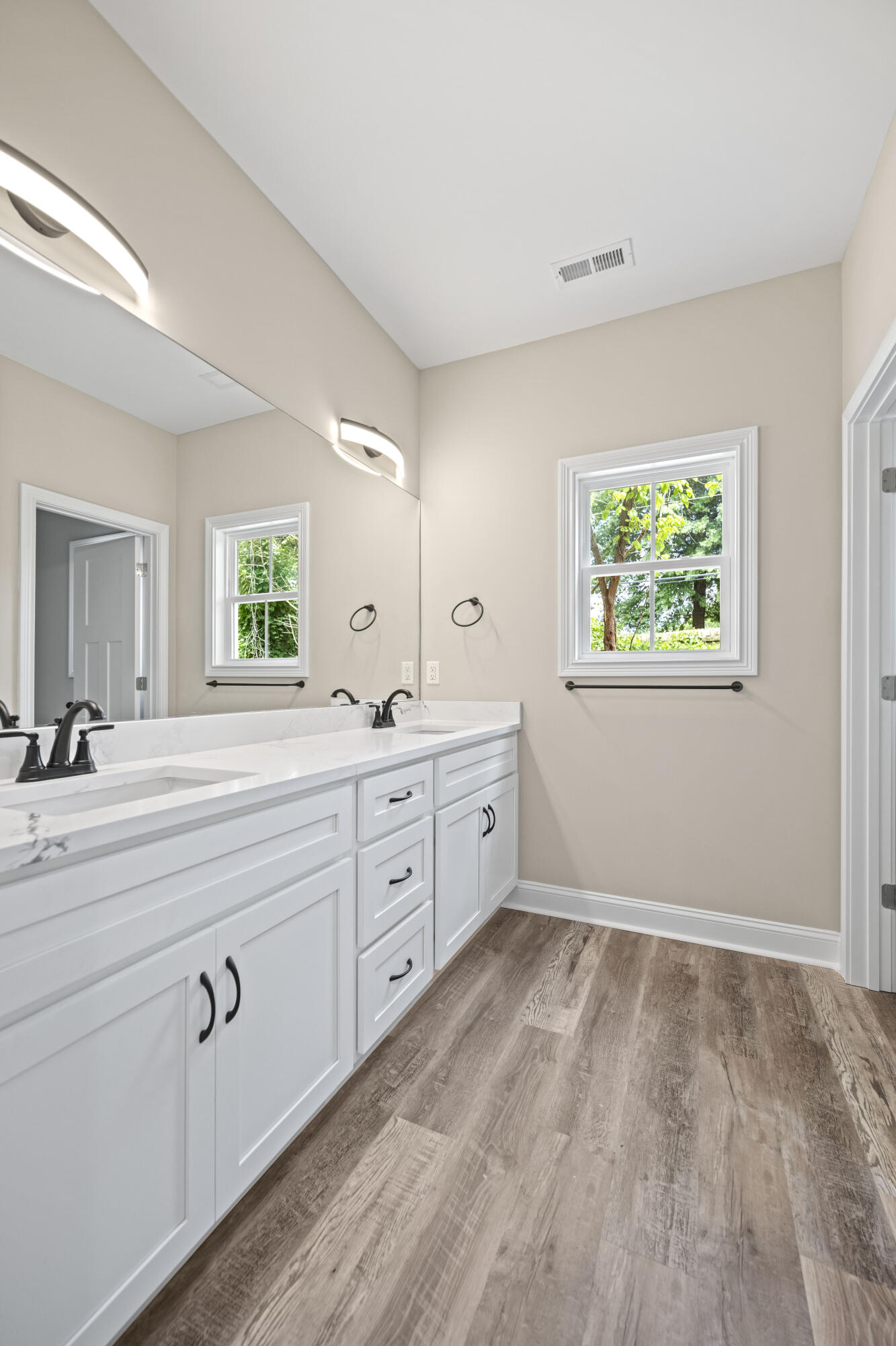 Richmond, Kentucky 40475, United States, 3 Bedrooms Bedrooms, ,2 BathroomsBathrooms,Residential,Active,163675