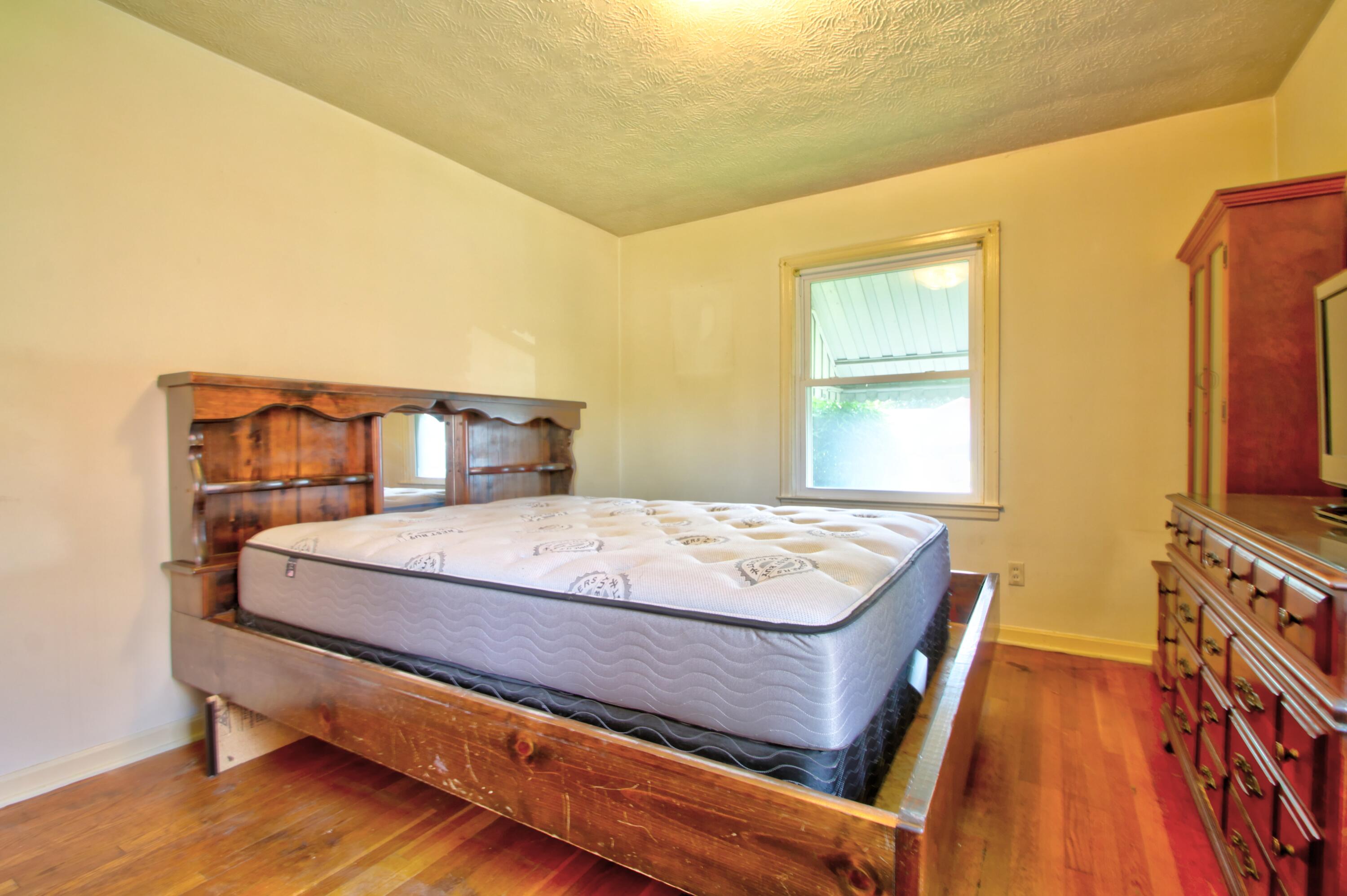 Lexington, Kentucky 40503, United States, 4 Bedrooms Bedrooms, ,1 BathroomBathrooms,Residential,Active,158210