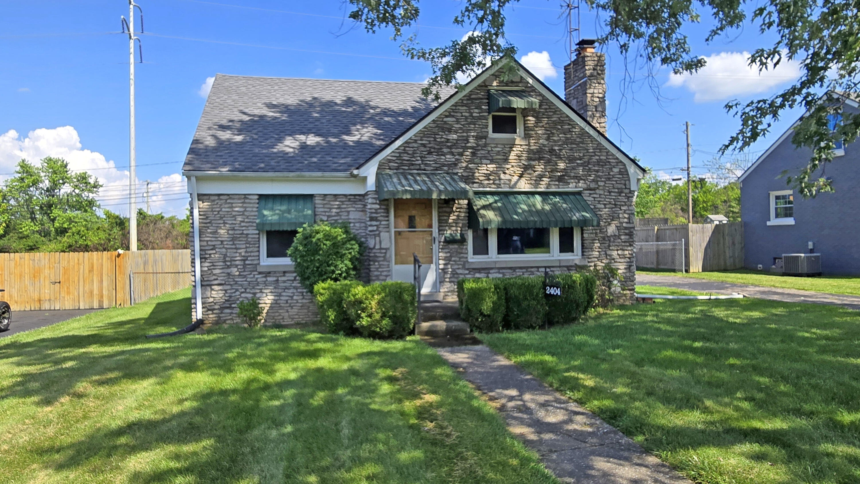 Lexington, Kentucky 40503, United States, 4 Bedrooms Bedrooms, ,1 BathroomBathrooms,Residential,Active,158210