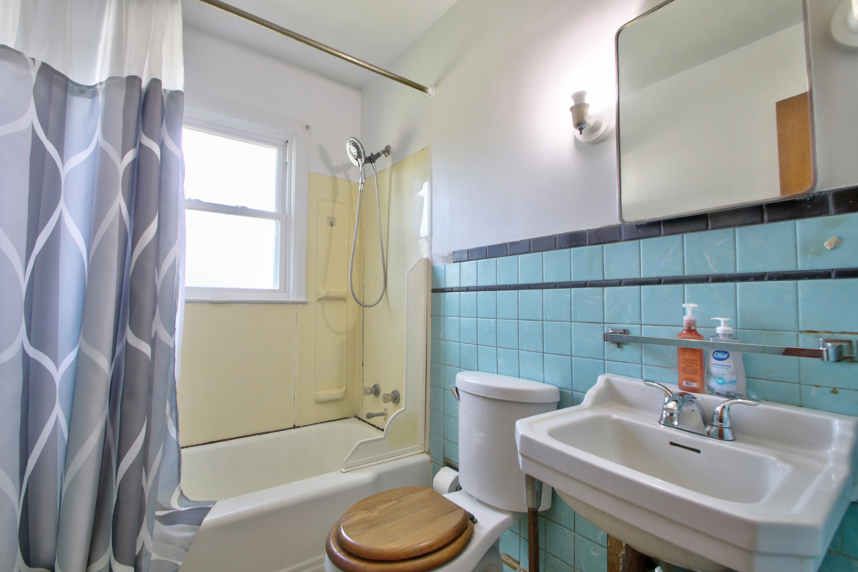 Lexington, Kentucky 40503, United States, 4 Bedrooms Bedrooms, ,1 BathroomBathrooms,Residential,Active,158210