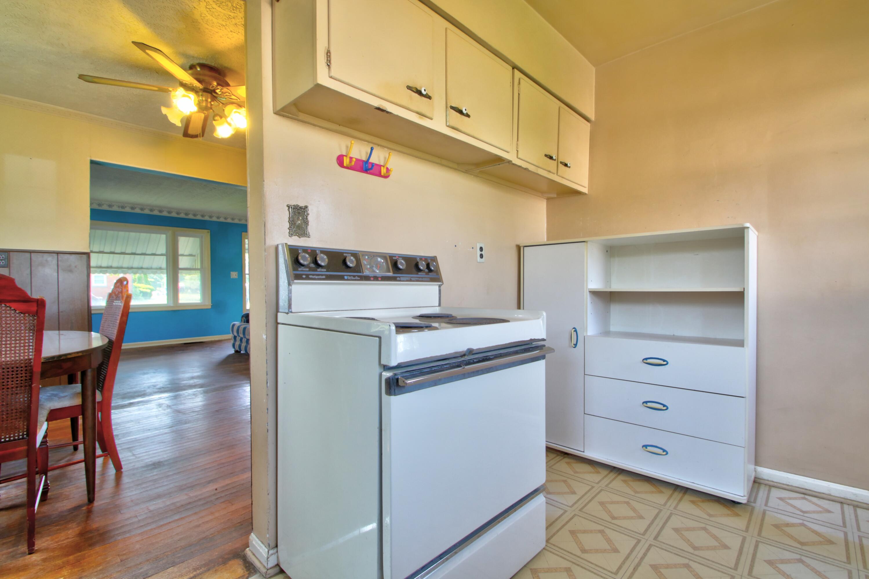 Lexington, Kentucky 40503, United States, 4 Bedrooms Bedrooms, ,1 BathroomBathrooms,Residential,Active,158210