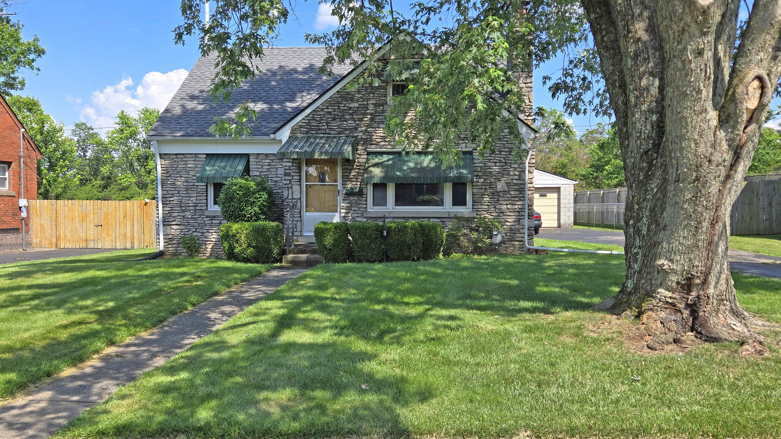 Lexington, Kentucky 40503, United States, 4 Bedrooms Bedrooms, ,1 BathroomBathrooms,Residential,Active,158210