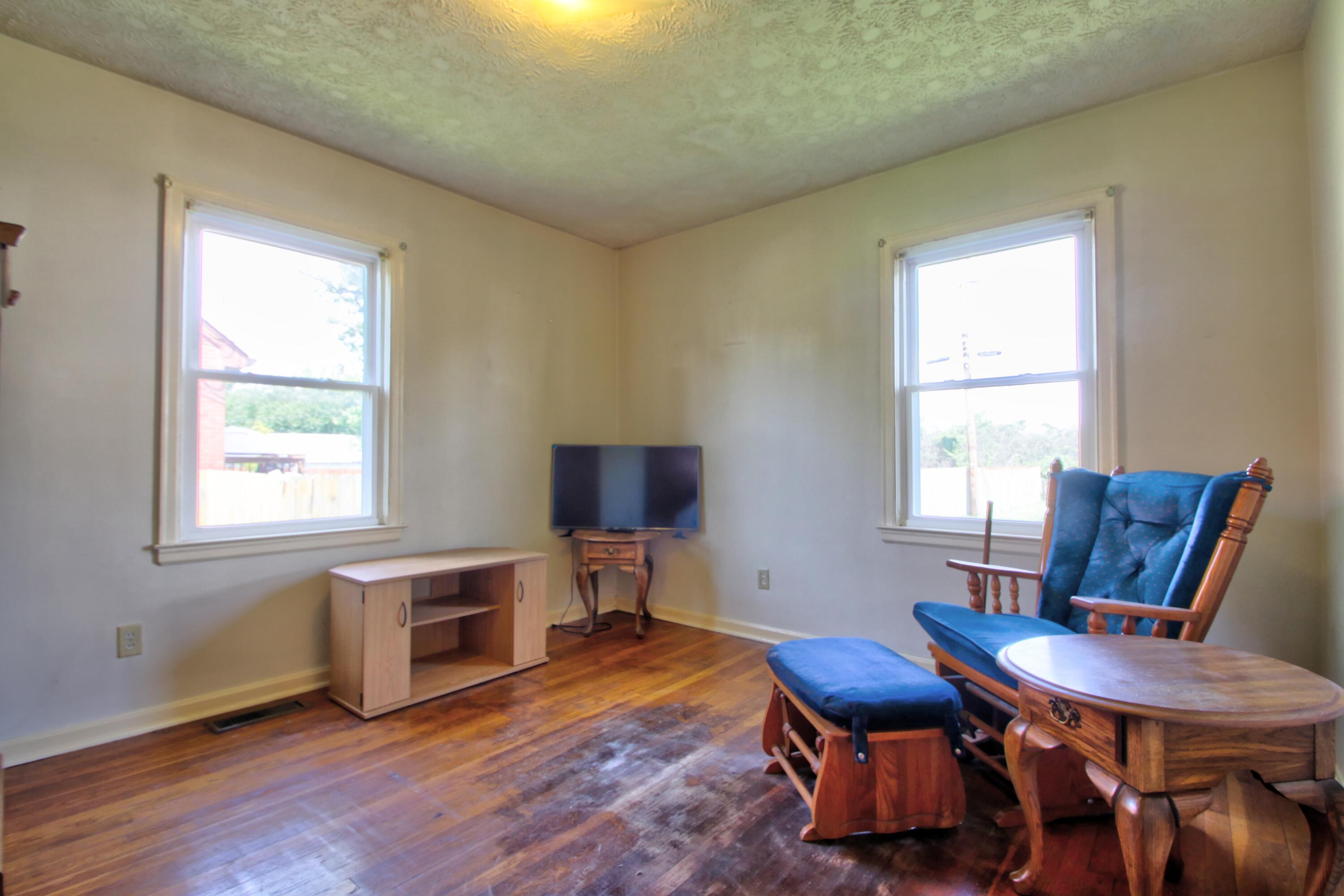 Lexington, Kentucky 40503, United States, 4 Bedrooms Bedrooms, ,1 BathroomBathrooms,Residential,Active,158210