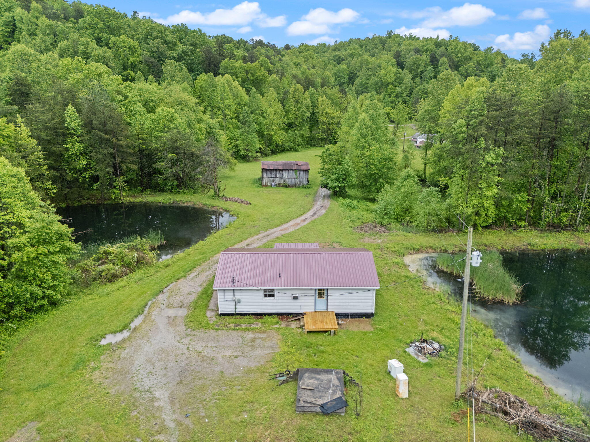 Booneville, Kentucky 41314, United States, 2 Bedrooms Bedrooms, ,1 BathroomBathrooms,Residential,Active,131207