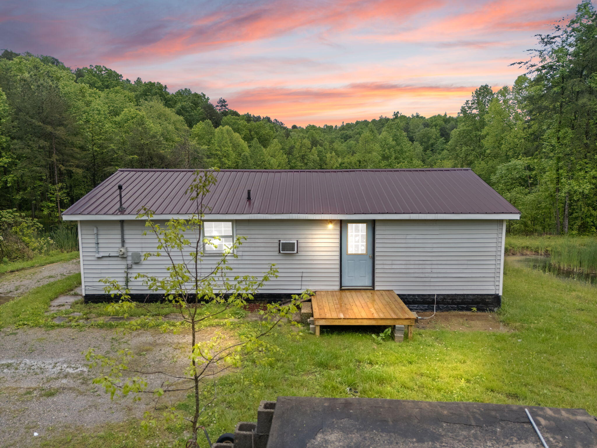 Booneville, Kentucky 41314, United States, 2 Bedrooms Bedrooms, ,1 BathroomBathrooms,Residential,Active,131207