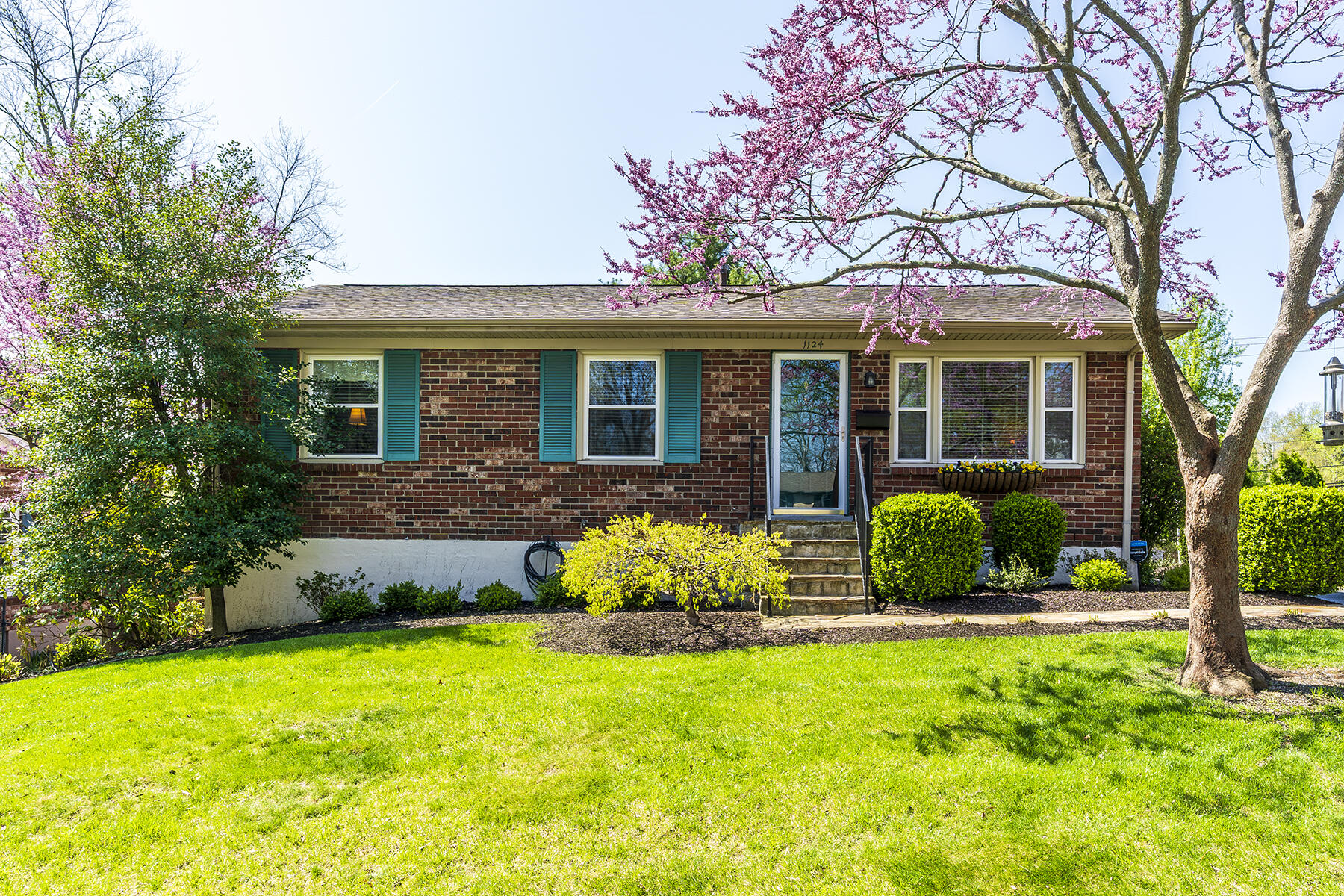 Lexington, Kentucky 40517, United States, 3 Bedrooms Bedrooms, ,2 BathroomsBathrooms,Residential,Pending,114209