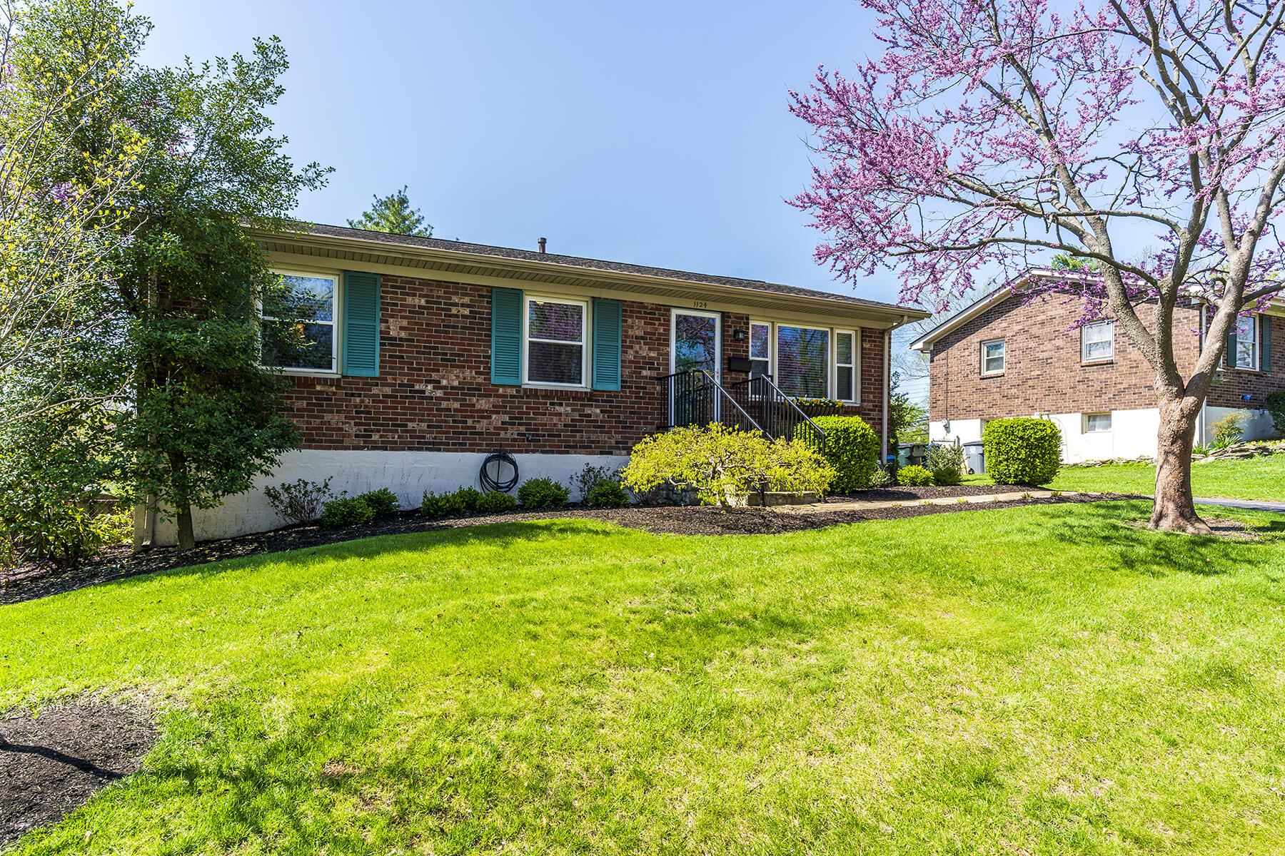 Lexington, Kentucky 40517, United States, 3 Bedrooms Bedrooms, ,2 BathroomsBathrooms,Residential,Pending,114209