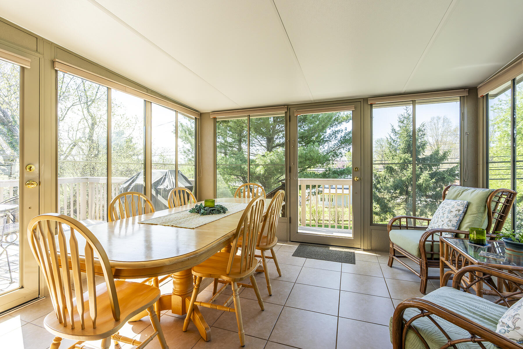 Lexington, Kentucky 40517, United States, 3 Bedrooms Bedrooms, ,2 BathroomsBathrooms,Residential,Pending,114209