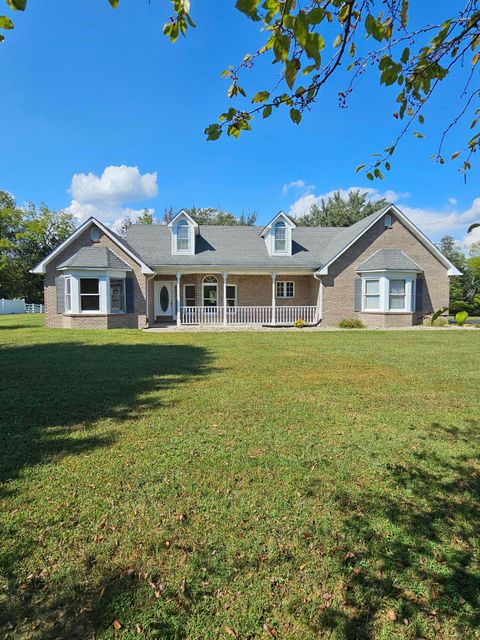 Photo of 120 Ivy Drive, Jamestown, KY 42629 (MLS # 25502925)