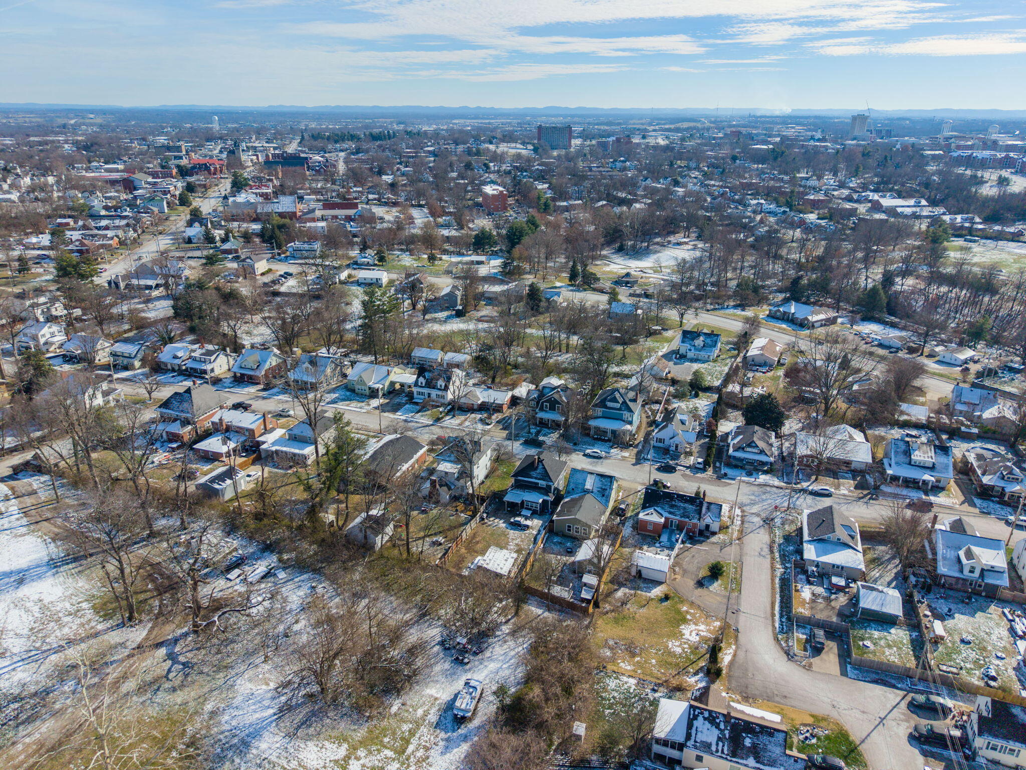Richmond, Kentucky 40475, United States, 4 Bedrooms Bedrooms, ,2 BathroomsBathrooms,Residential,Active,256227