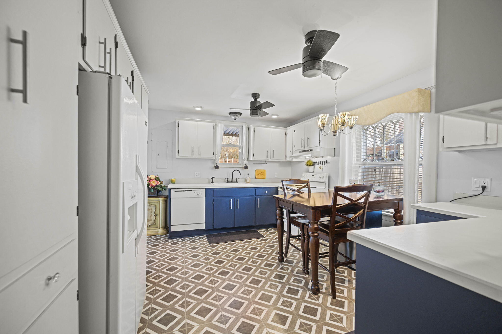 Richmond, Kentucky 40475, United States, 4 Bedrooms Bedrooms, ,2 BathroomsBathrooms,Residential,Active,256227