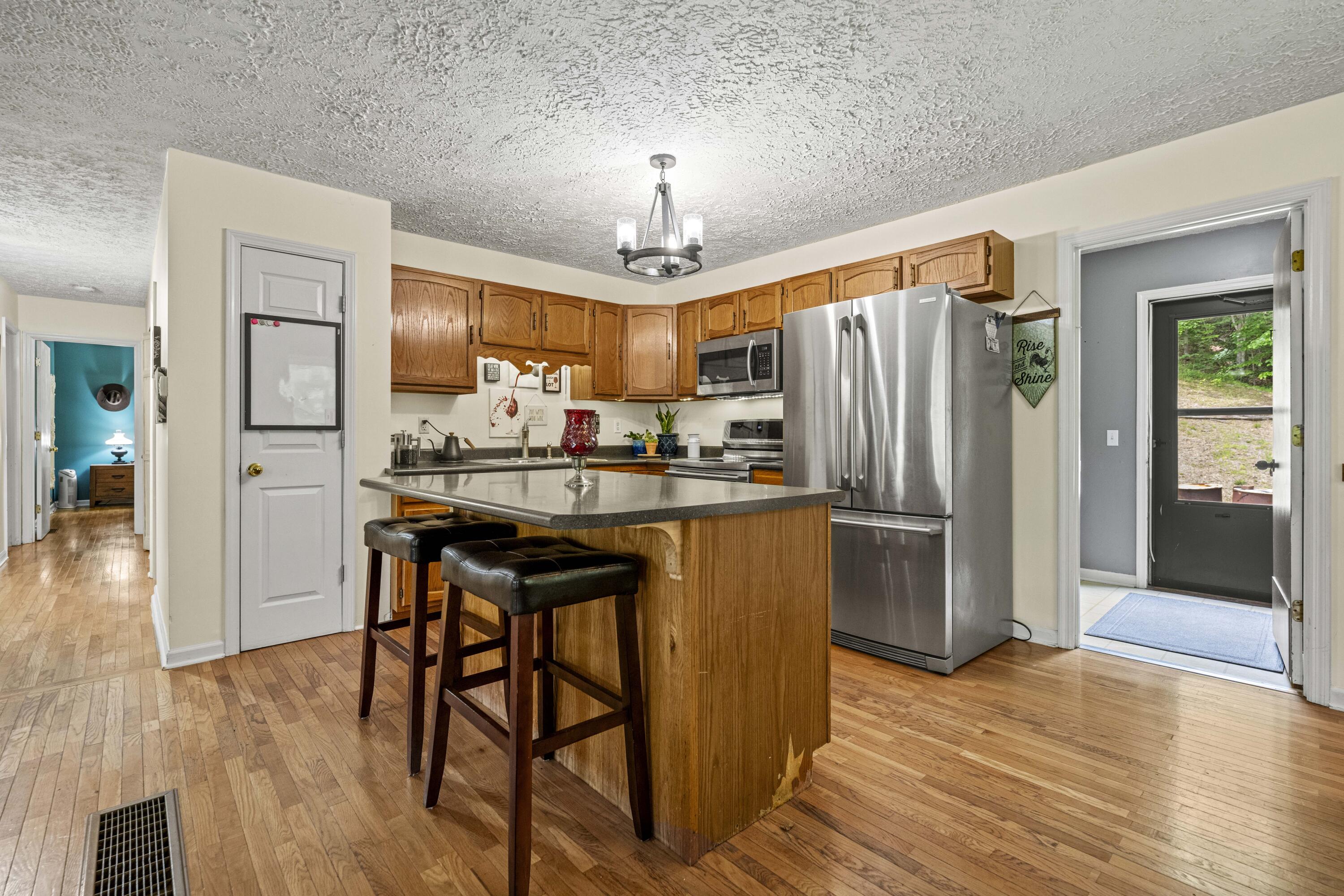 Berea, Kentucky 40403, United States, 3 Bedrooms Bedrooms, ,2 BathroomsBathrooms,Residential,Active,141091