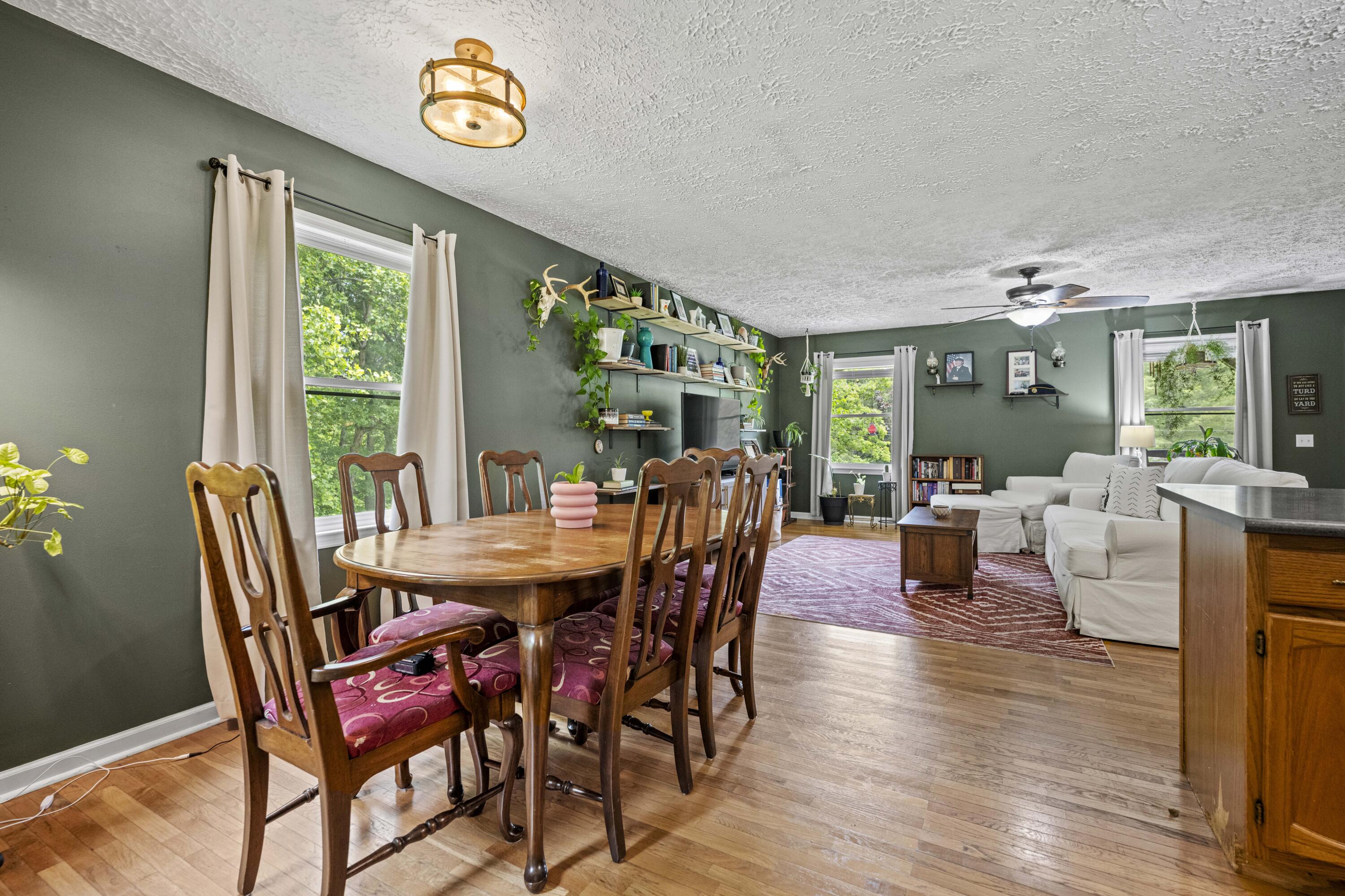 Berea, Kentucky 40403, United States, 3 Bedrooms Bedrooms, ,2 BathroomsBathrooms,Residential,Active,141091