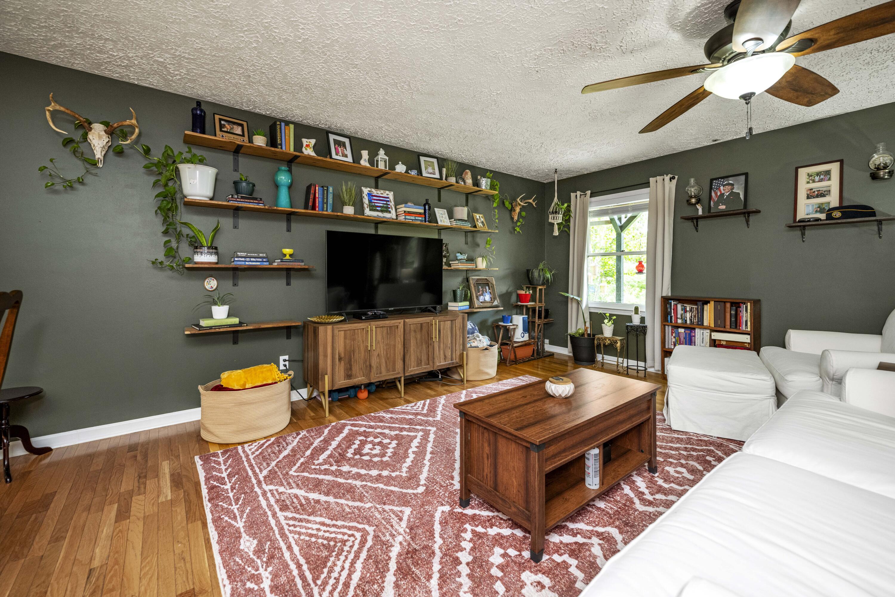 Berea, Kentucky 40403, United States, 3 Bedrooms Bedrooms, ,2 BathroomsBathrooms,Residential,Active,141091