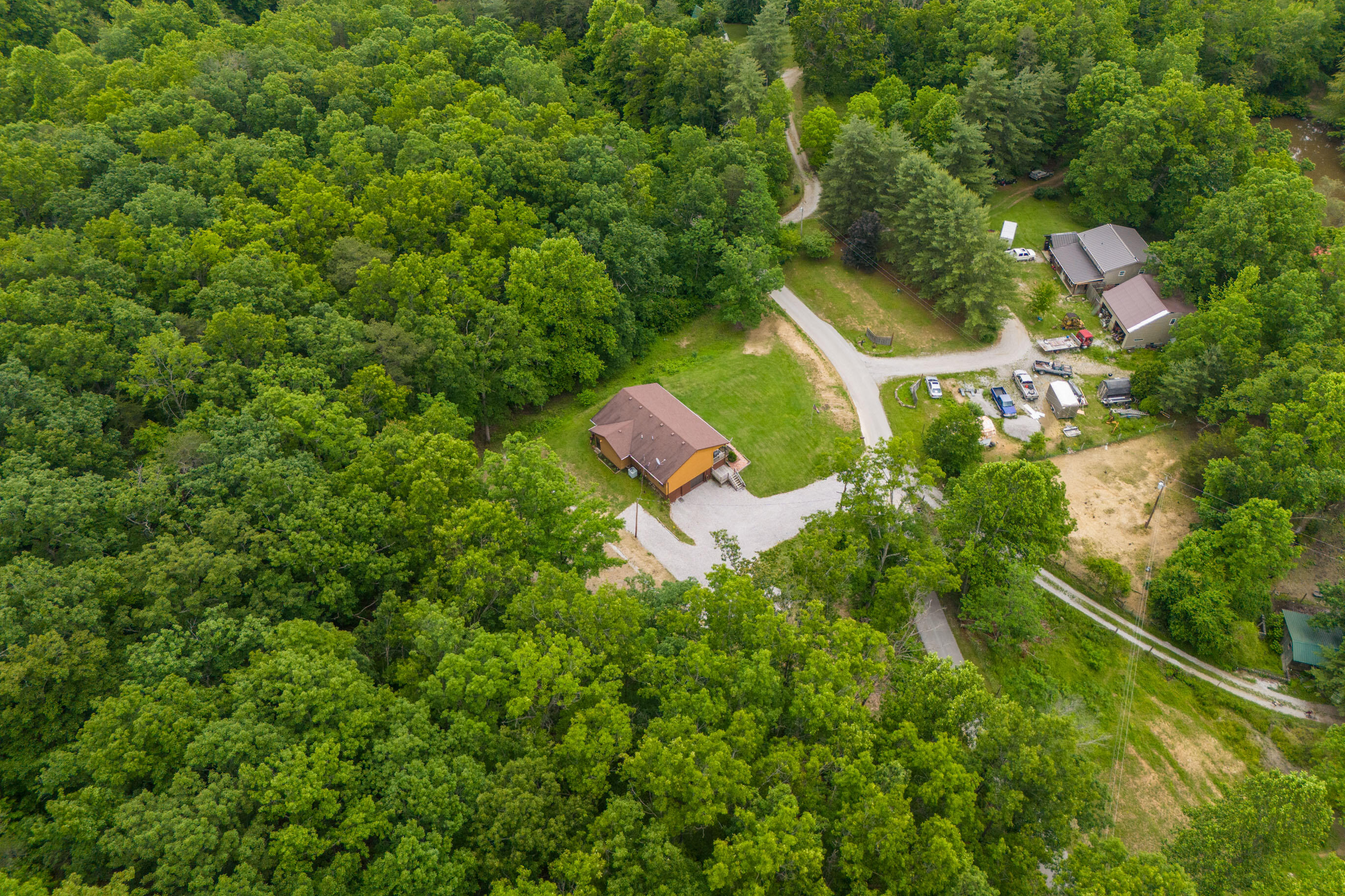 Berea, Kentucky 40403, United States, 3 Bedrooms Bedrooms, ,2 BathroomsBathrooms,Residential,Active,141091