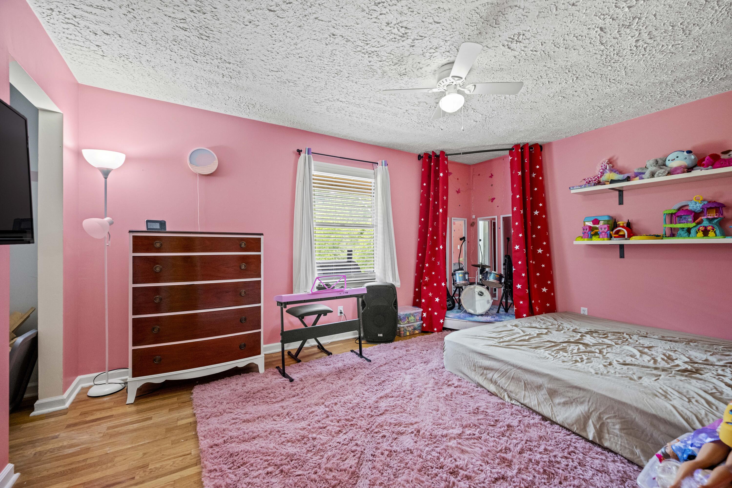 Berea, Kentucky 40403, United States, 3 Bedrooms Bedrooms, ,2 BathroomsBathrooms,Residential,Active,141091