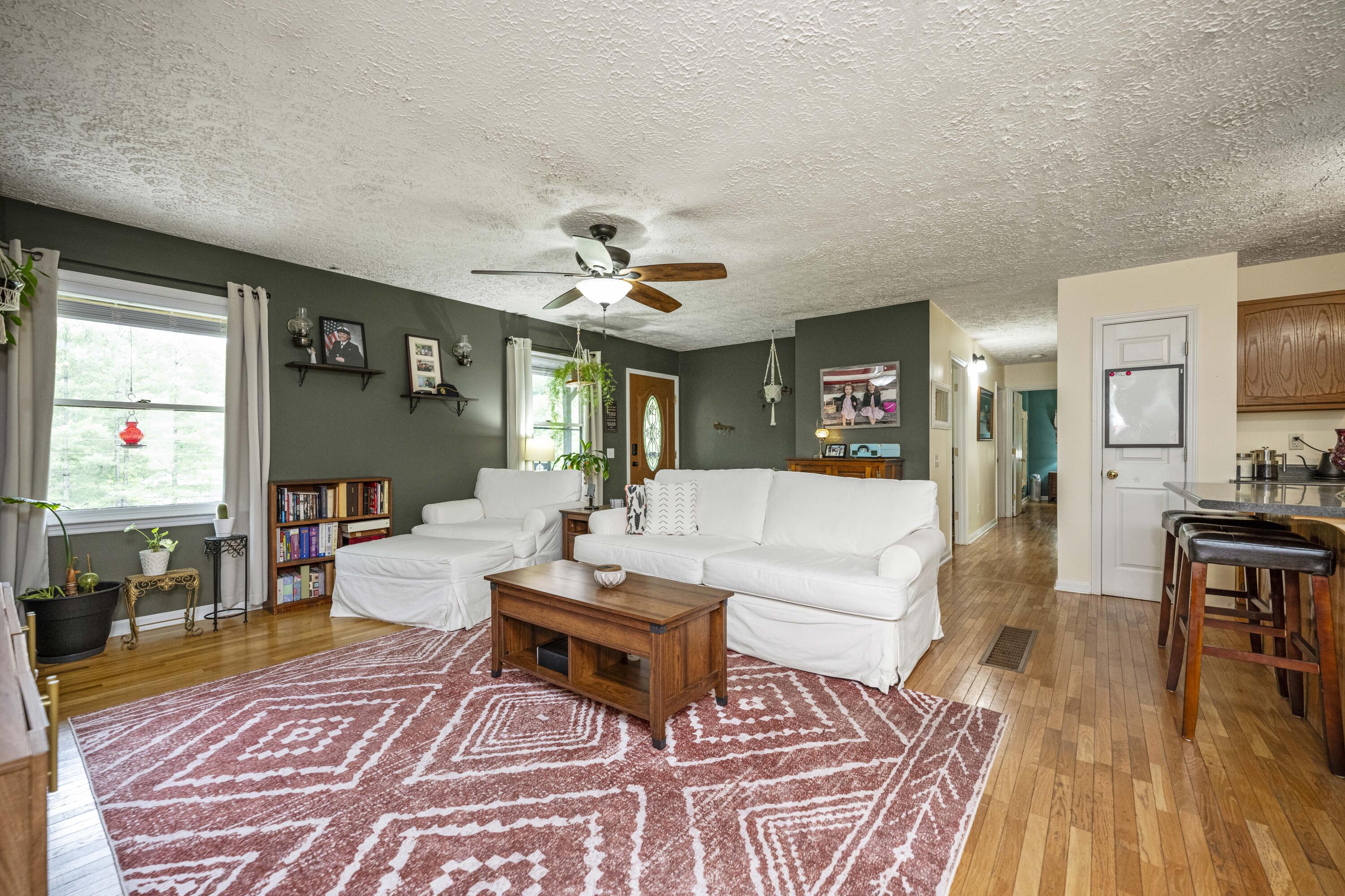 Berea, Kentucky 40403, United States, 3 Bedrooms Bedrooms, ,2 BathroomsBathrooms,Residential,Active,141091