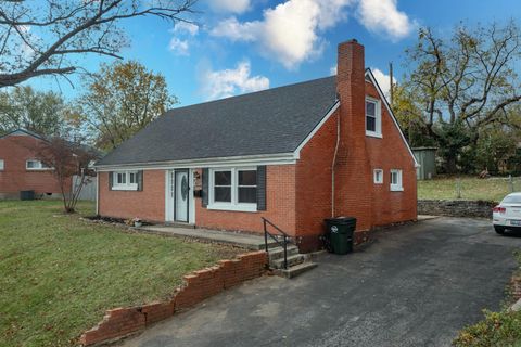 Photo of 403 Creekview Drive, Paris, KY 40361 (MLS # 25505643)