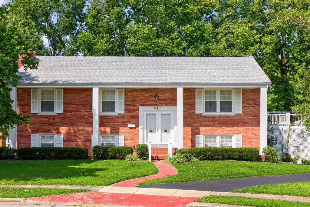 Photo of 641 Bellcastle Road, Lexington, KY 40505 (MLS # 26020710)