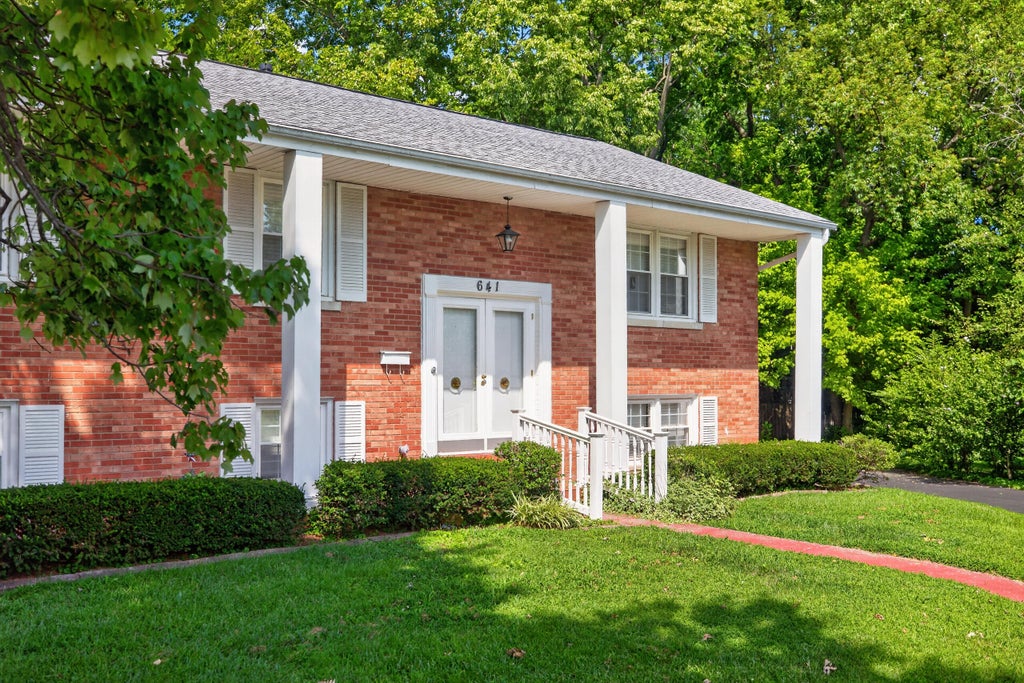 Photo of 641 Bellcastle Road, Lexington, KY 40505 (MLS # 26020710)
