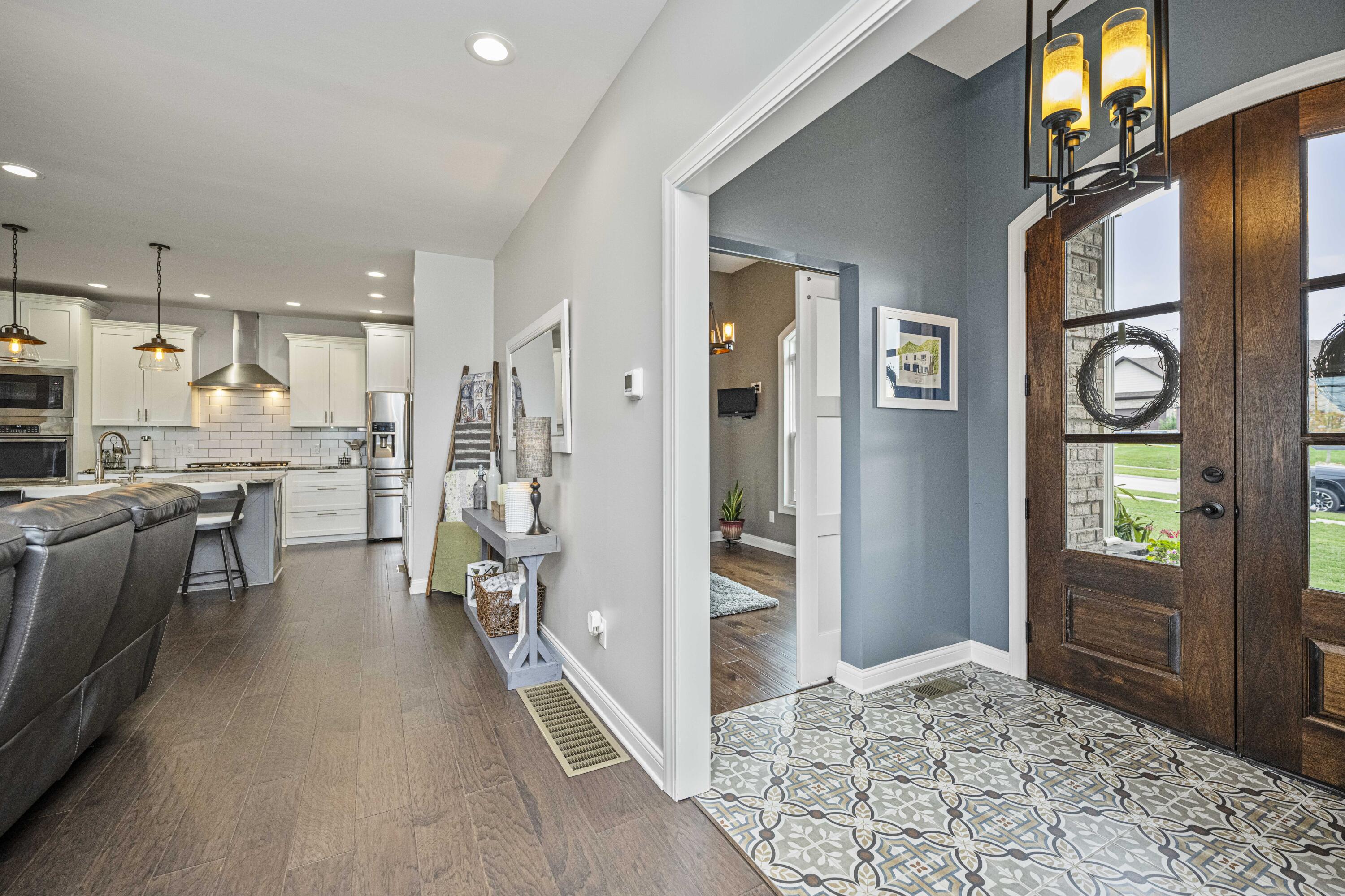 Richmond, Kentucky 40475, United States, 5 Bedrooms Bedrooms, ,3 BathroomsBathrooms,Residential,Active,31794