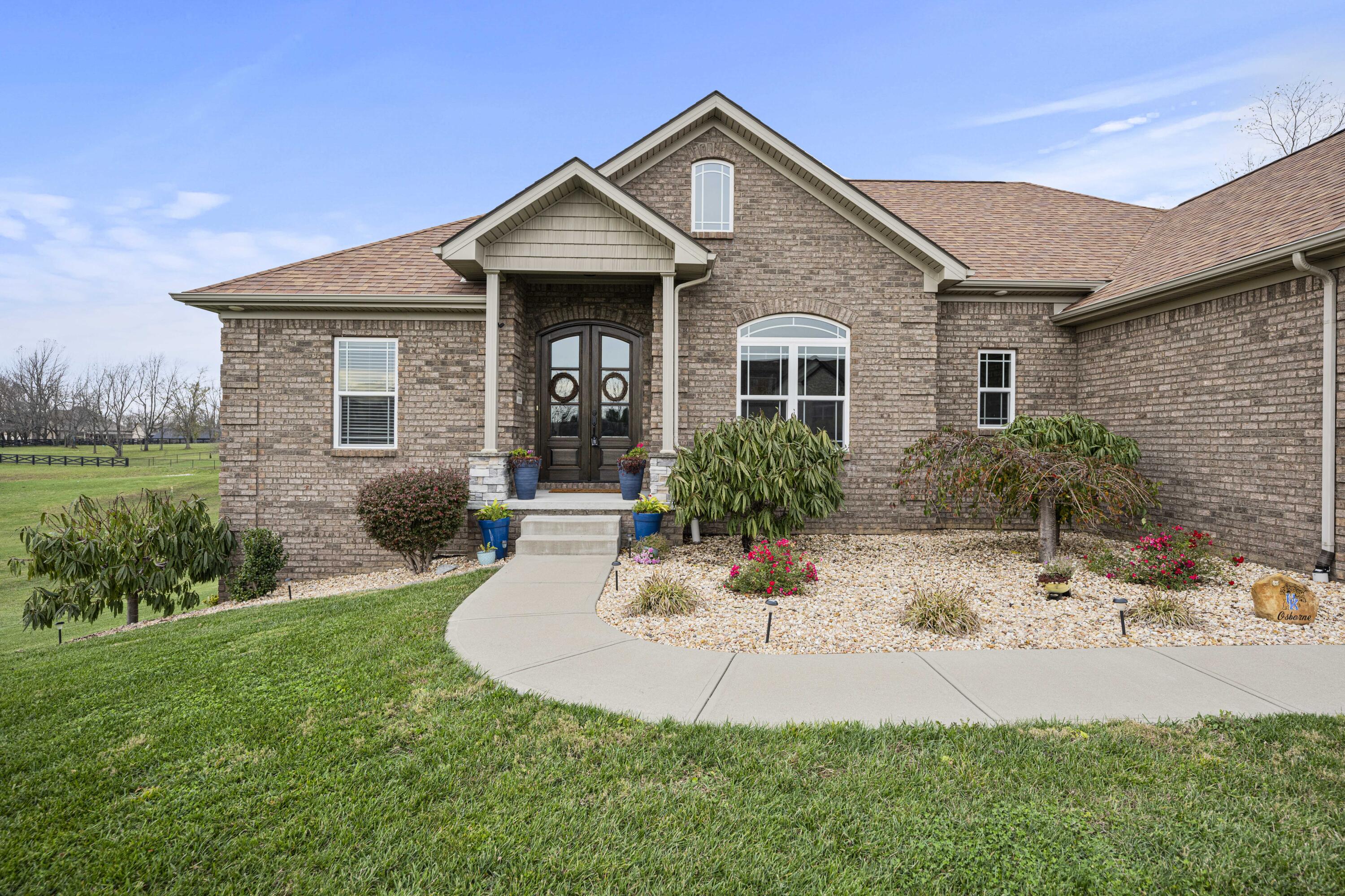 Richmond, Kentucky 40475, United States, 5 Bedrooms Bedrooms, ,3 BathroomsBathrooms,Residential,Active,31794