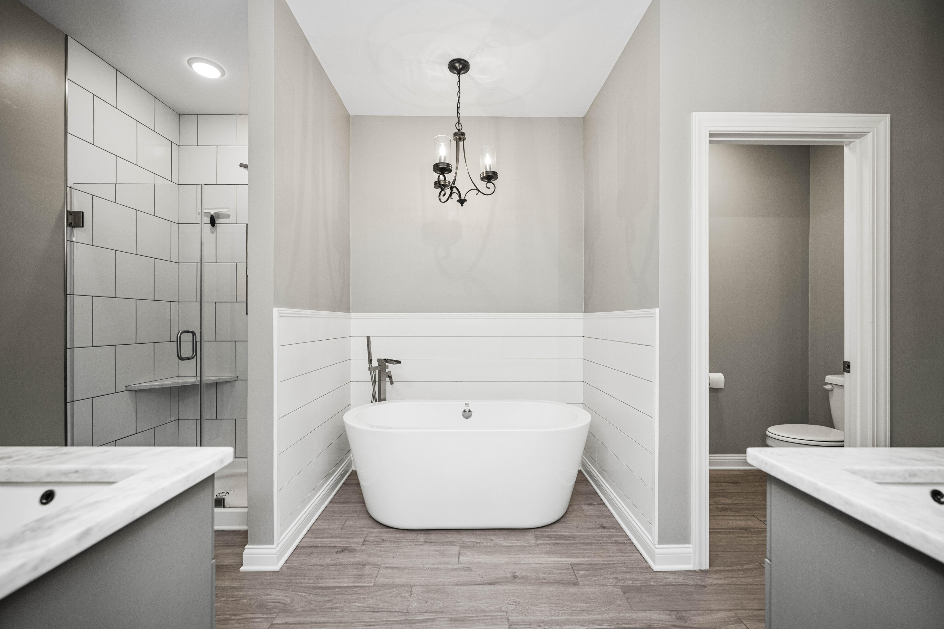 Richmond, Kentucky 40475, United States, 5 Bedrooms Bedrooms, ,3 BathroomsBathrooms,Residential,Active,31794