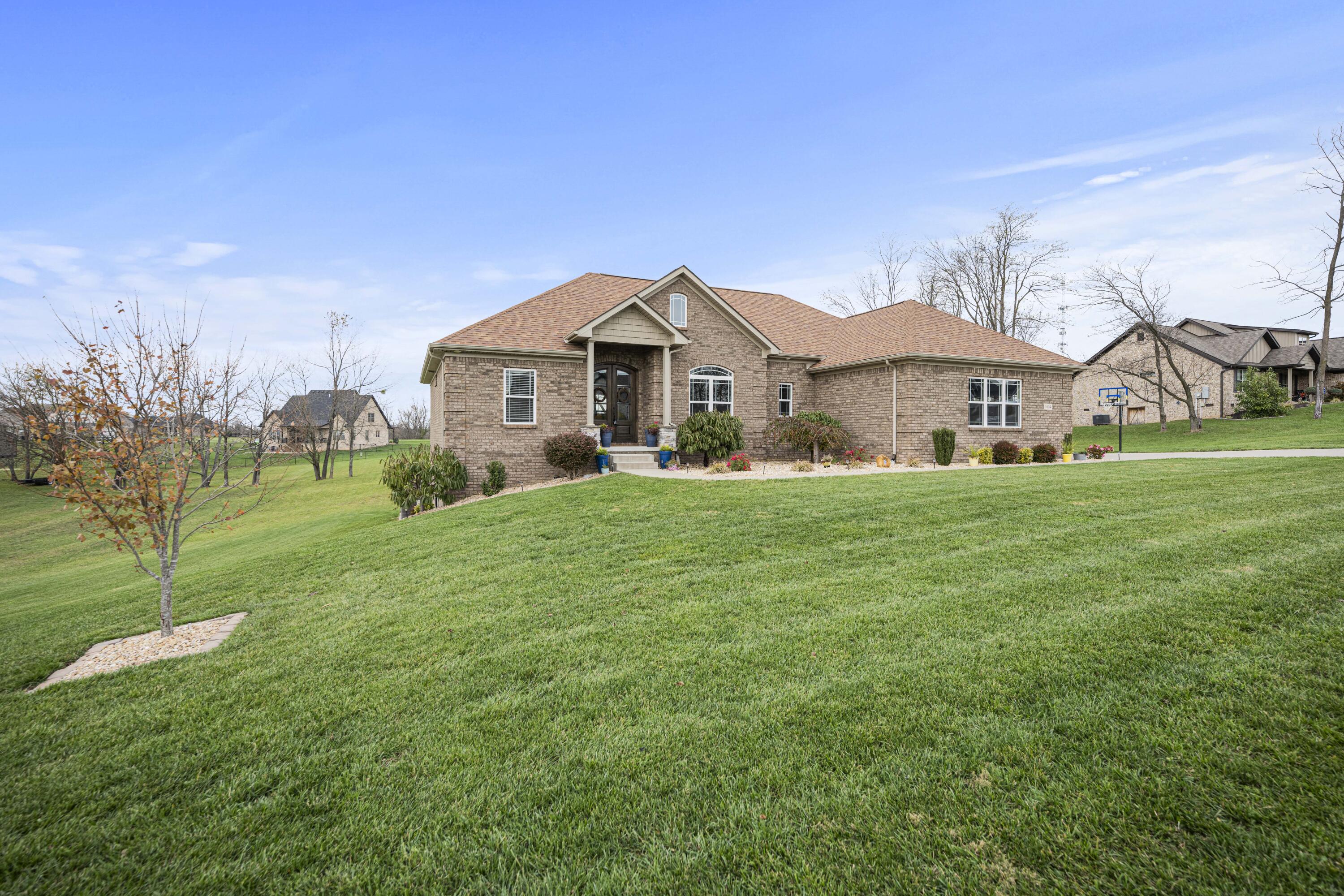 Richmond, Kentucky 40475, United States, 5 Bedrooms Bedrooms, ,3 BathroomsBathrooms,Residential,Active,31794