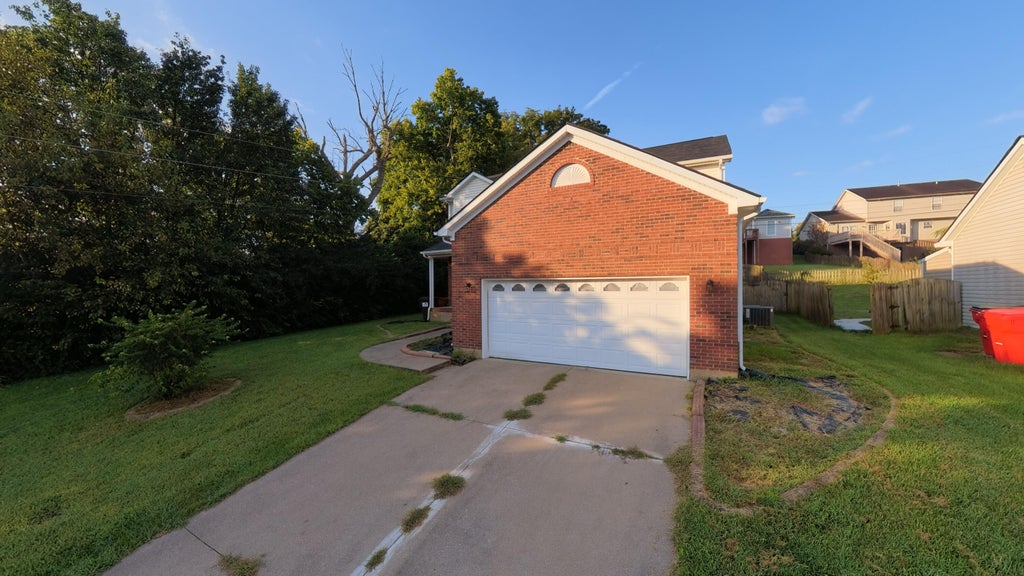 Photo of 512 Perry Drive, Nicholasville, KY 40356 (MLS # 26025628)
