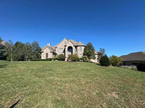 Photo of 210 Keene Manor Circle, Nicholasville, KY 40356 (MLS # 25503411)
