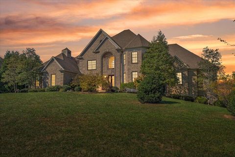 Photo of 210 Keene Manor Circle, Nicholasville, KY 40356 (MLS # 25503411)