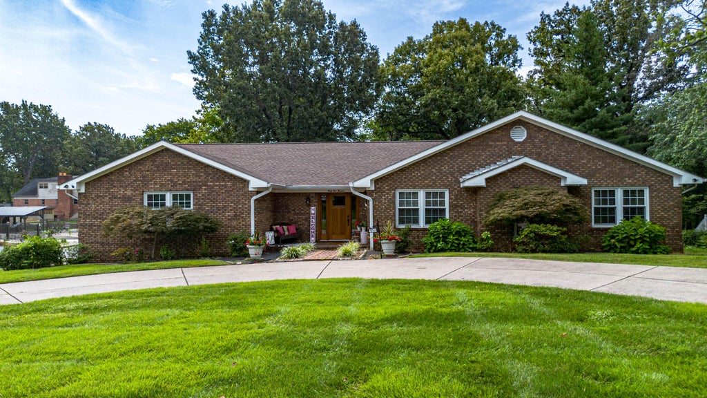Photo of 4400 Court Avenue, Paducah, KY 42001 (MLS # 26020599)