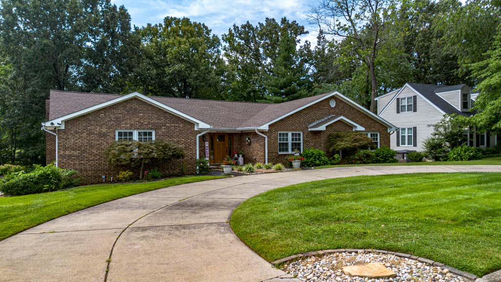 Photo of 4400 Court Avenue, Paducah, KY 42001 (MLS # 26020599)