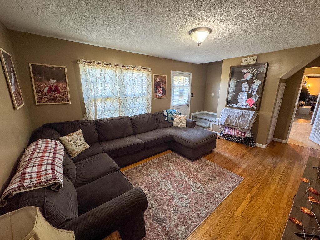 Photo of 135 Ehringer Road, Somerset, KY 42501 (MLS # 25504986)