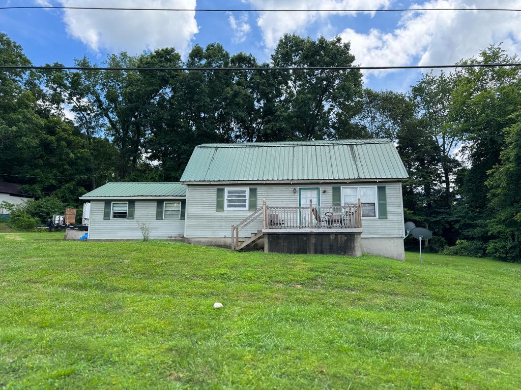 Photo of 135 Ehringer Road, Somerset, KY 42501 (MLS # 25504986)